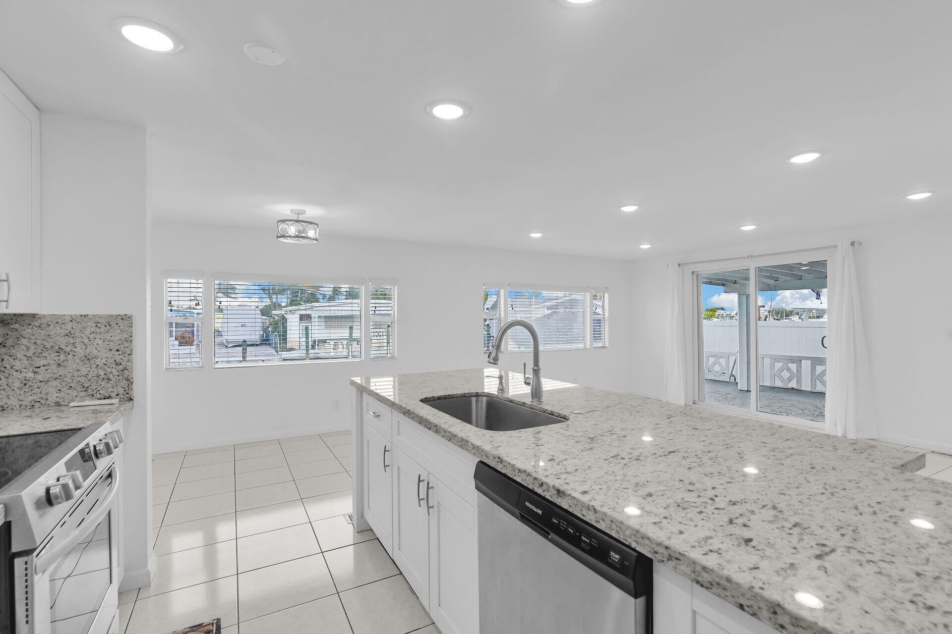 1250 27th Street photo 16