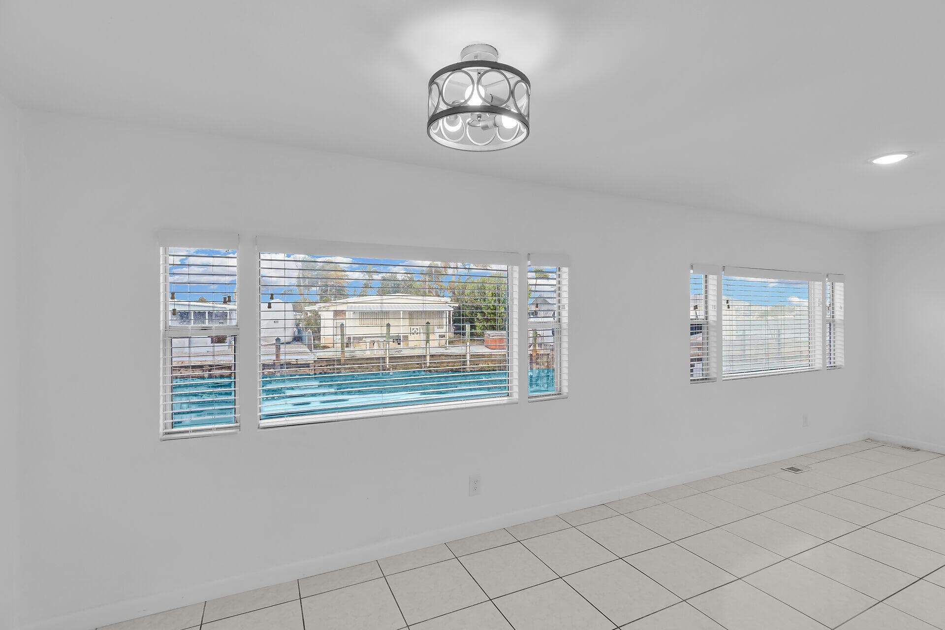 1250 27th Street photo 19