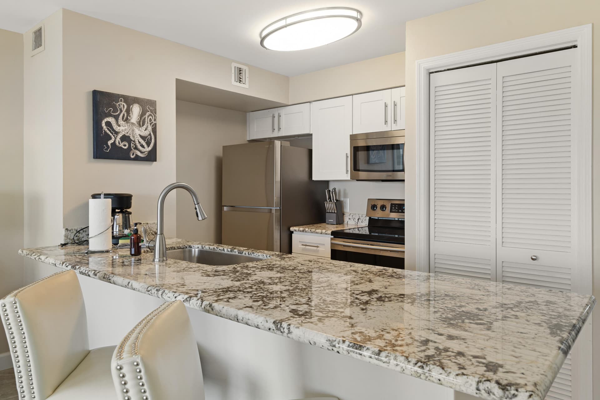 500 Burton Drive 3406 photo 11