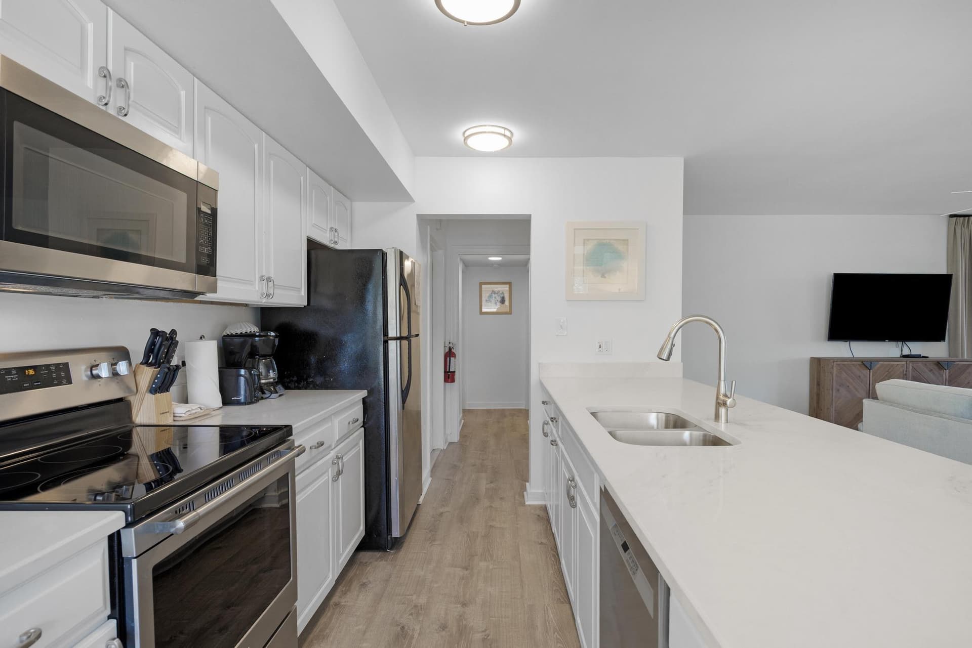 8204 Marina Villas Drive photo 15