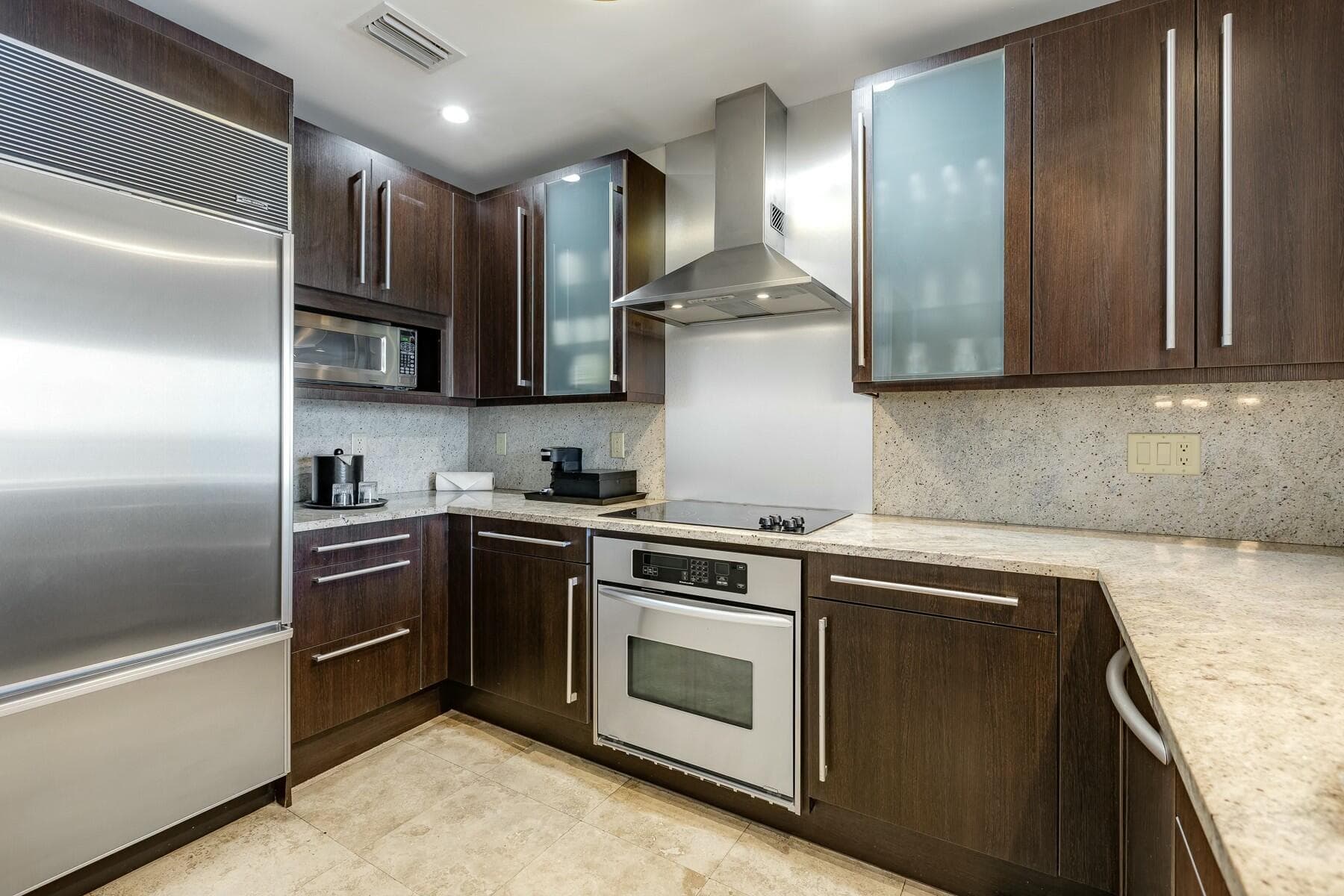 3841 N Roosevelt Boulevard 121 photo 5