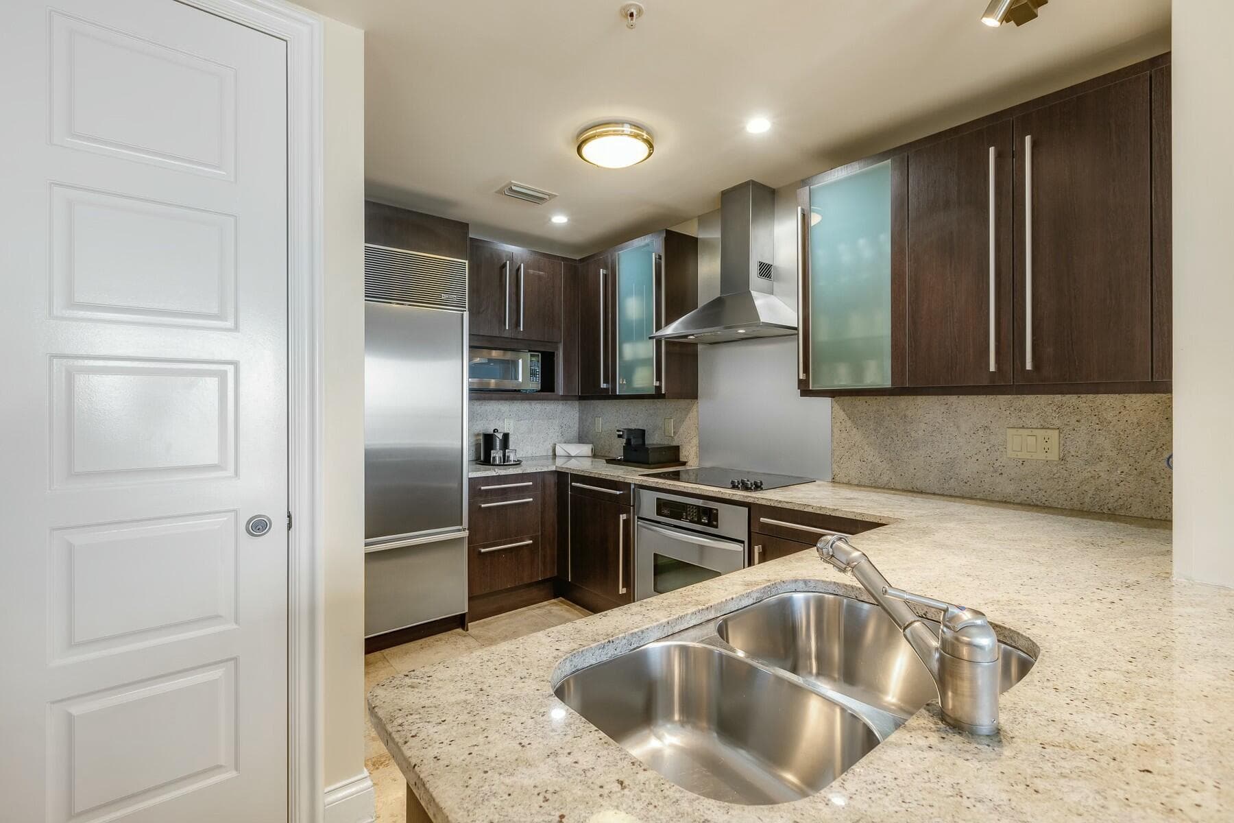 3841 N Roosevelt Boulevard 121 photo 8
