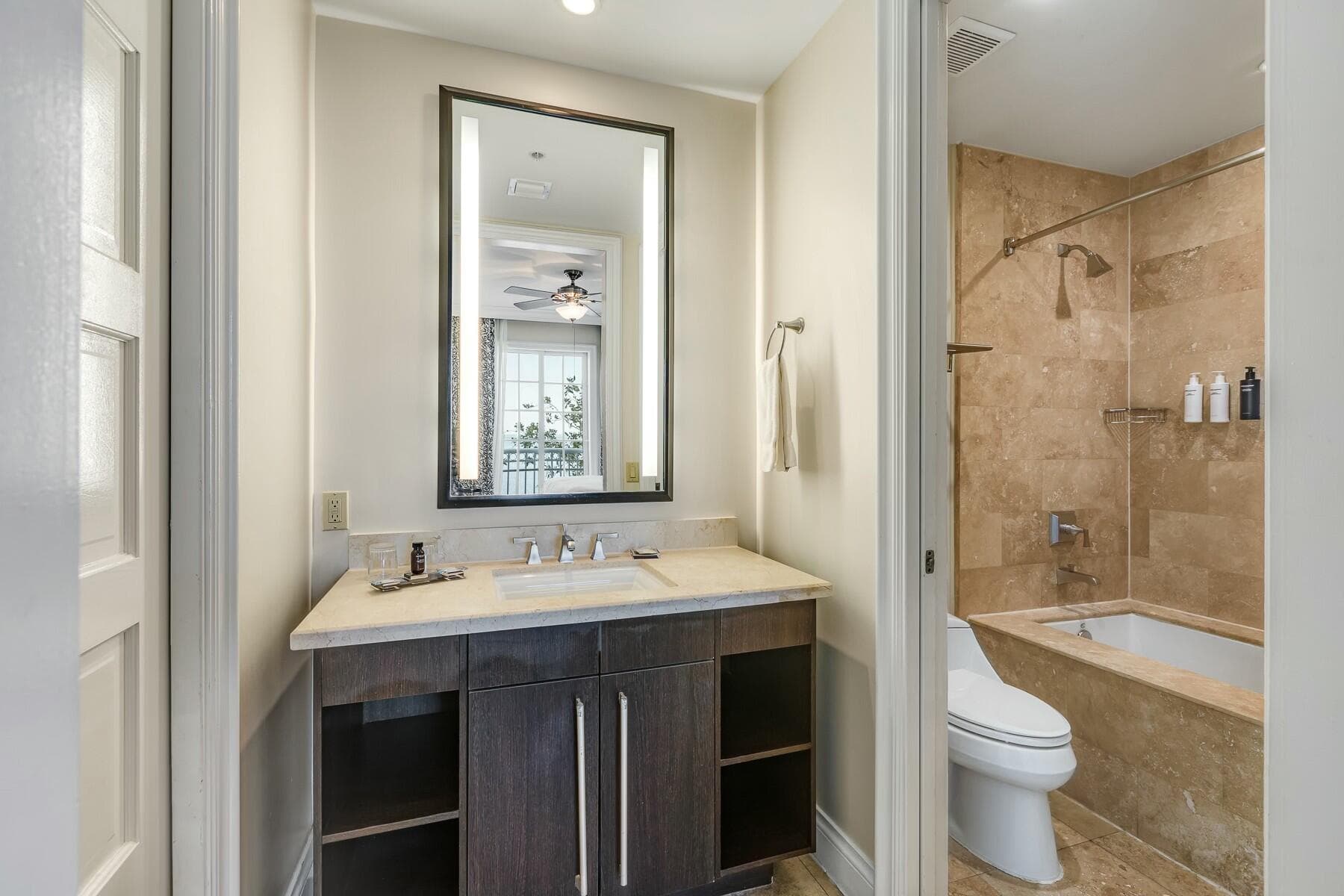 3841 N Roosevelt Boulevard 121 photo 11