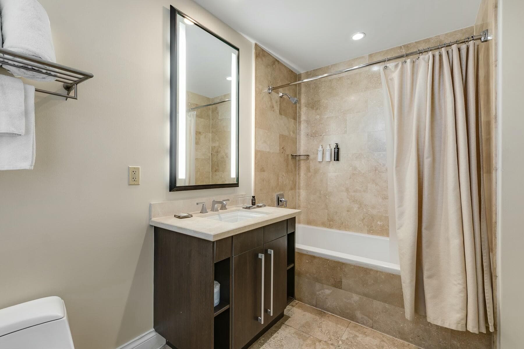 3841 N Roosevelt Boulevard 121 photo 18