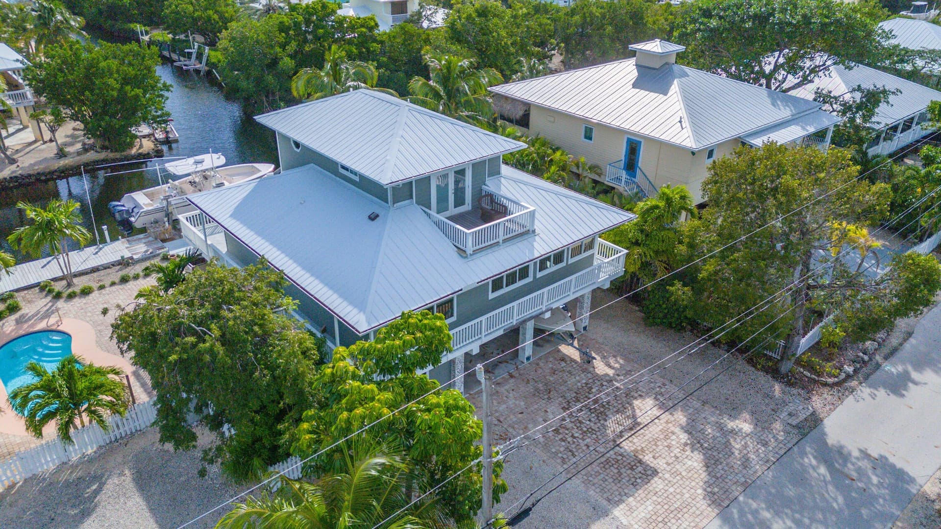 643 Indies Road photo 4