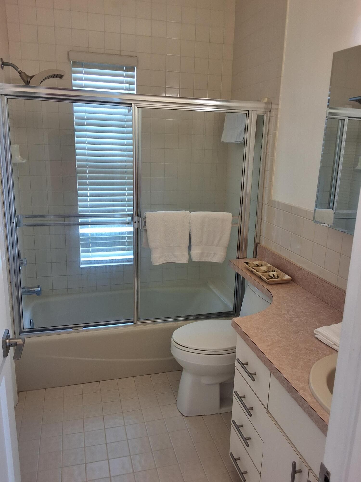 1 Avenue F photo 19