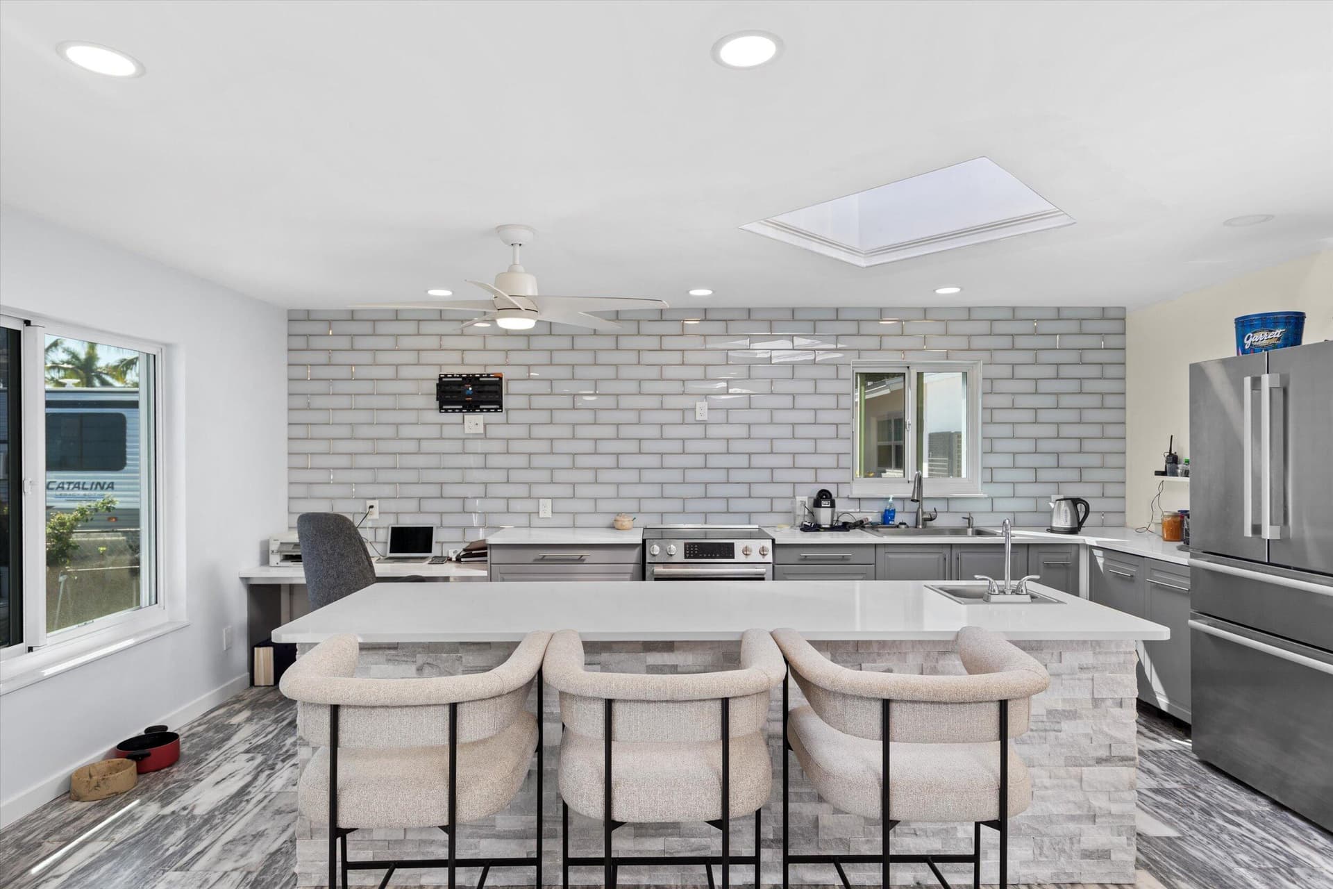 2924 Riviera Drive photo 6