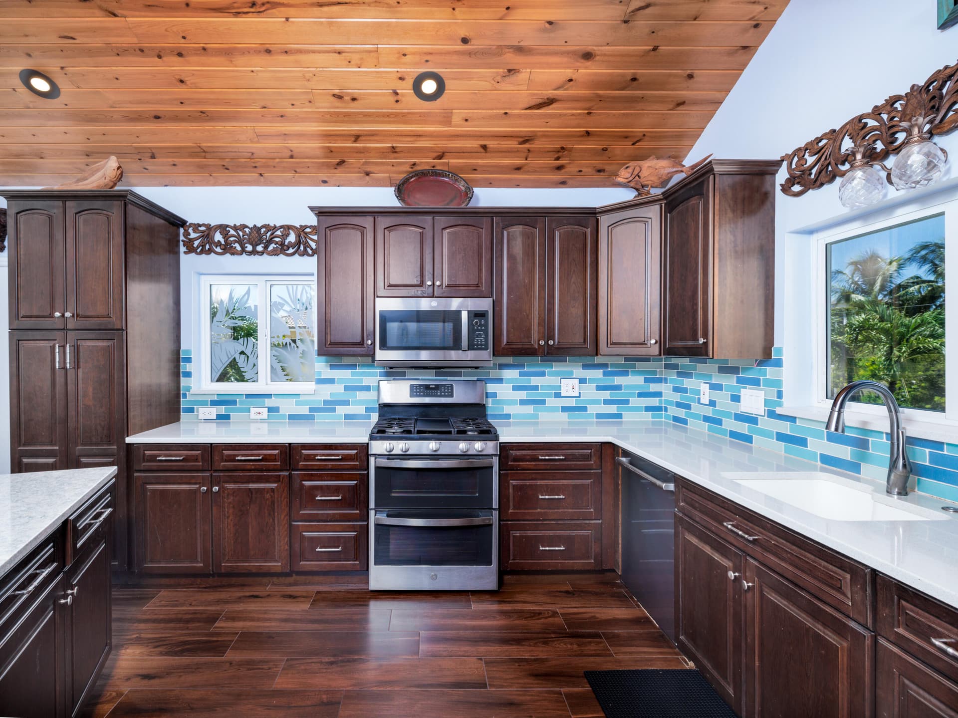 14 Avenue F photo 11