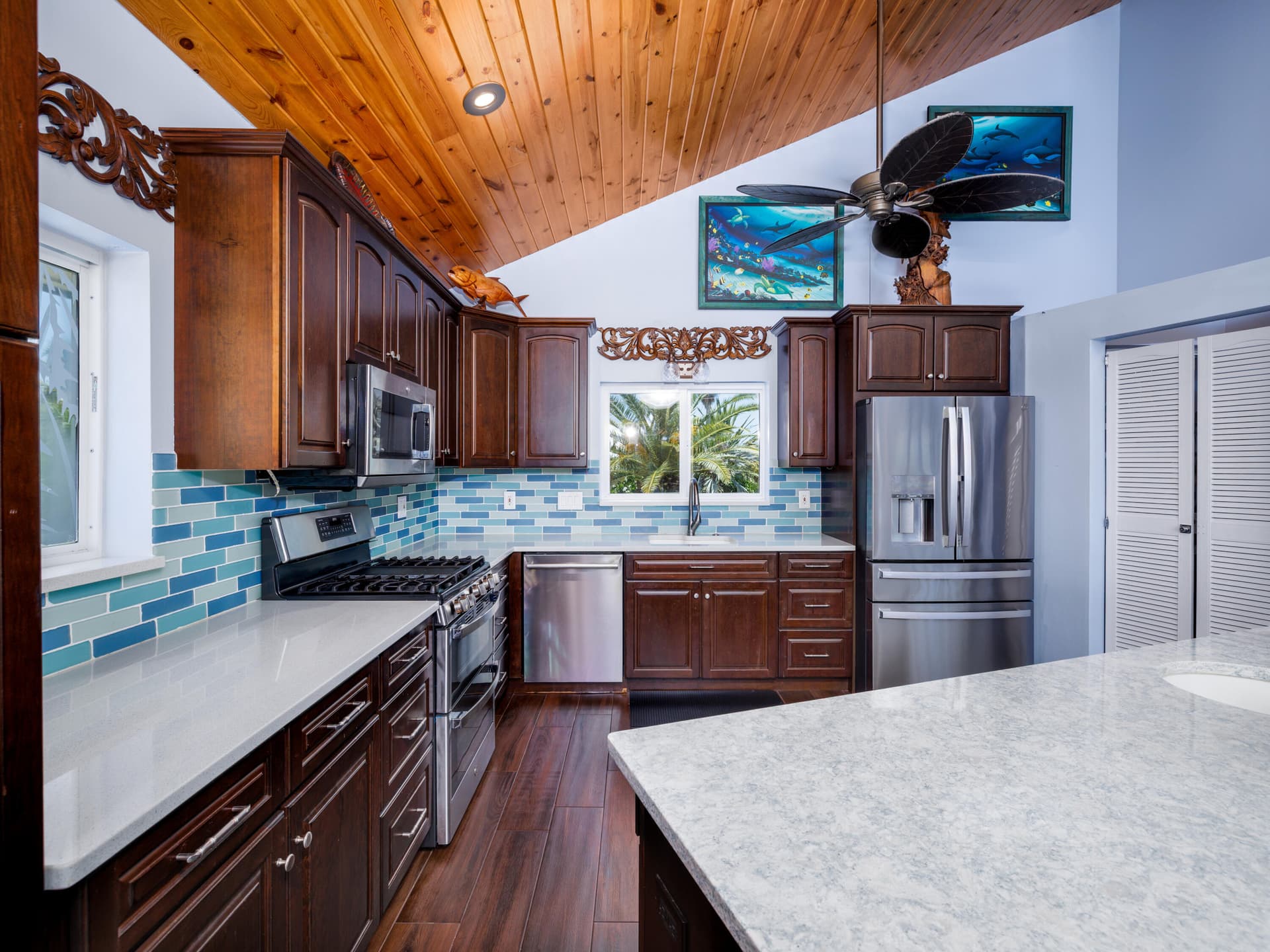 14 Avenue F photo 17