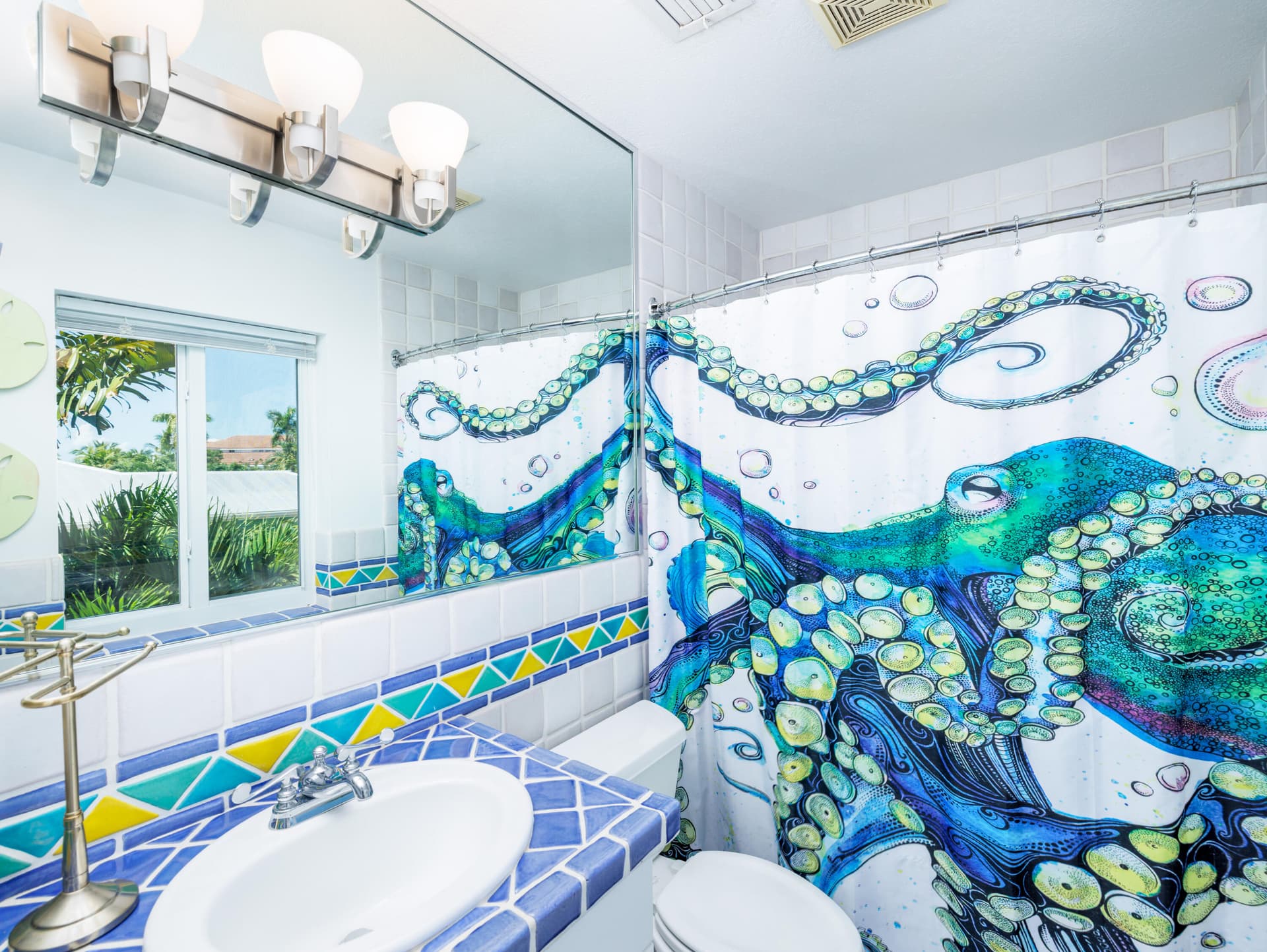 14 Avenue F photo 23