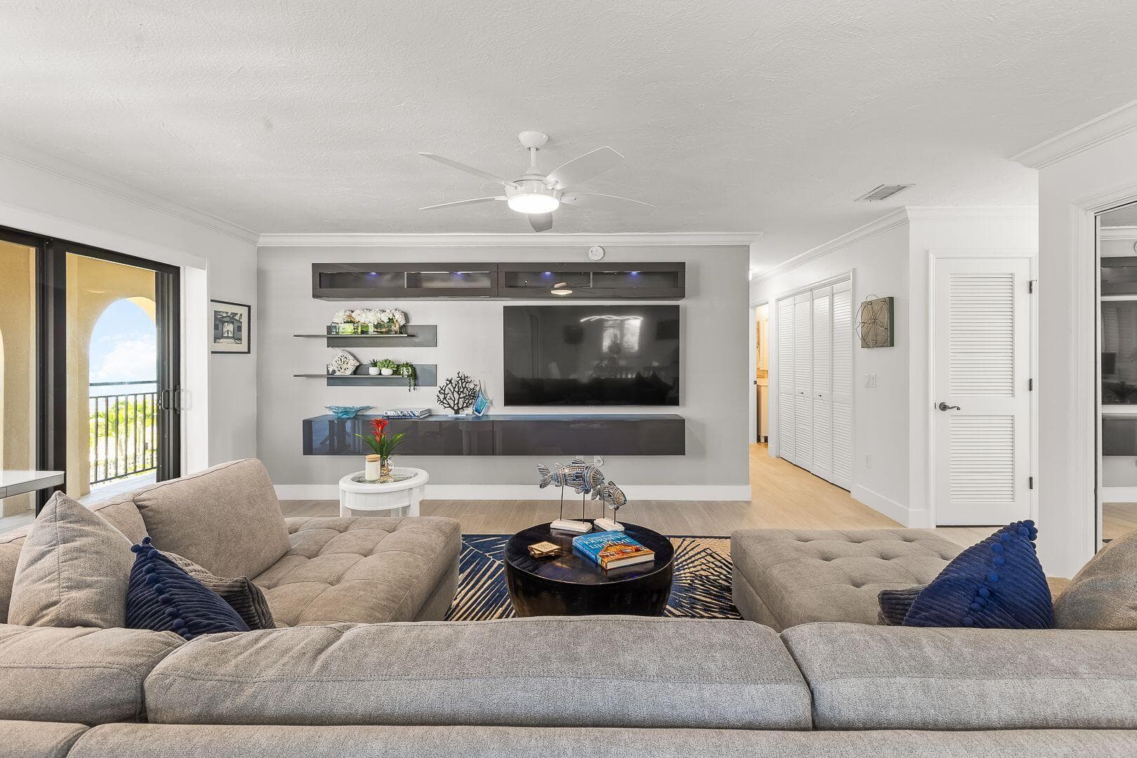 1001 W Ocean Drive 1-201 photo 13