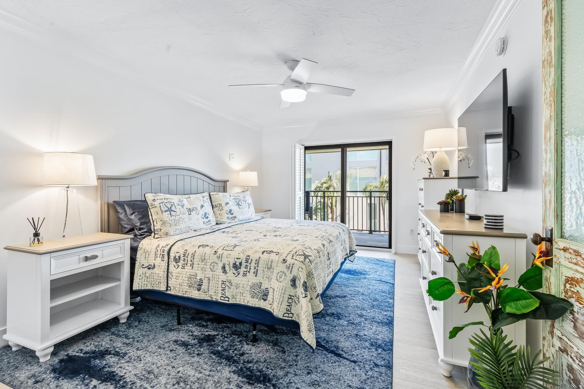 1001 W Ocean Drive 1-201 photo 23