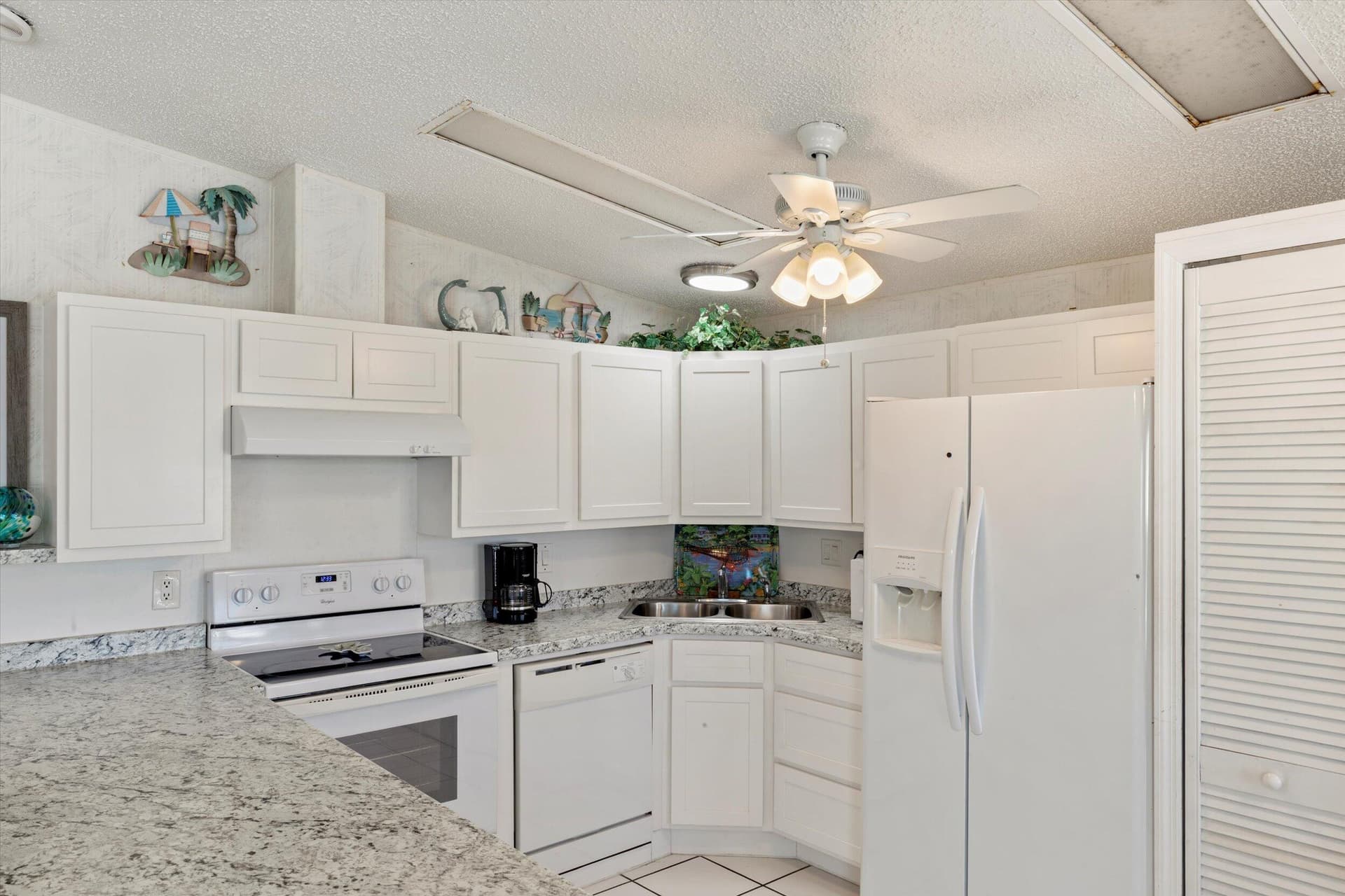 701 Spanish Main Drive 604 photo 12