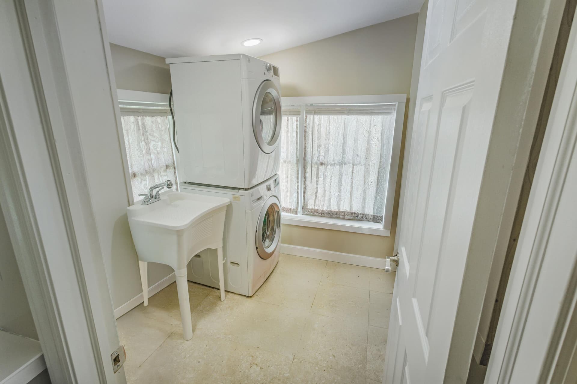 6 Egret Lane photo 11