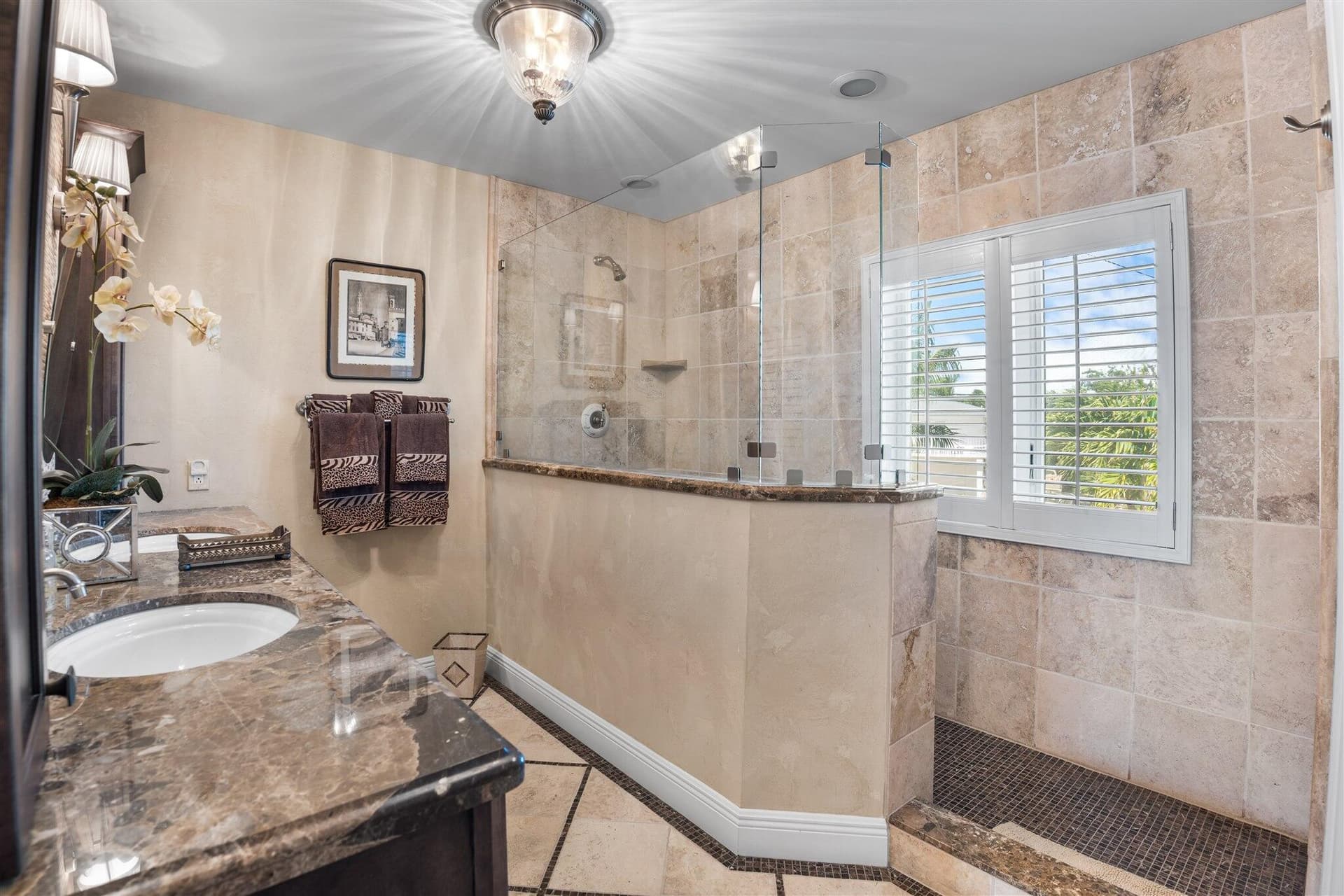 250 W Seaview Circle photo 16