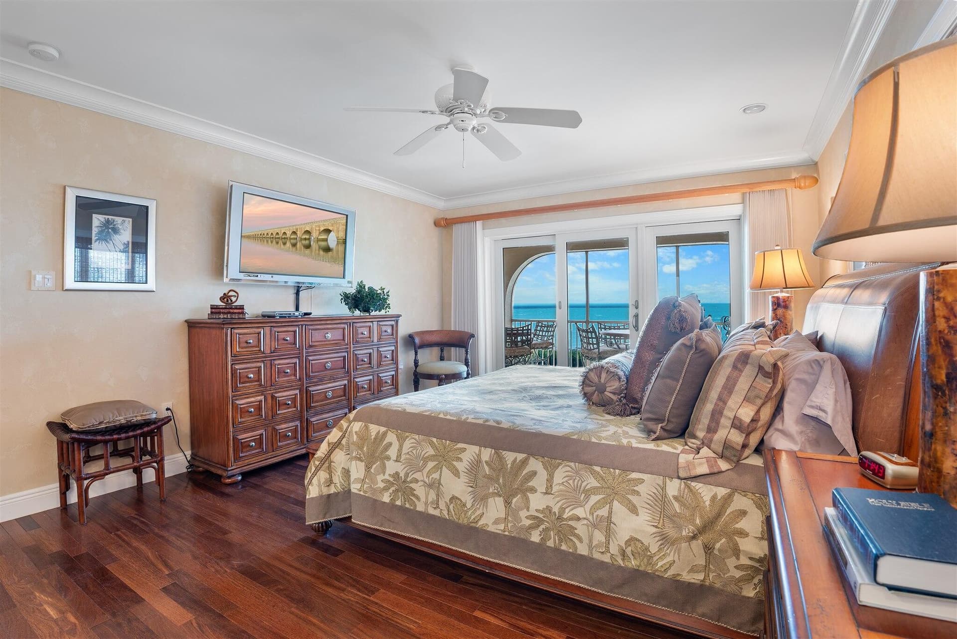 250 W Seaview Circle photo 13