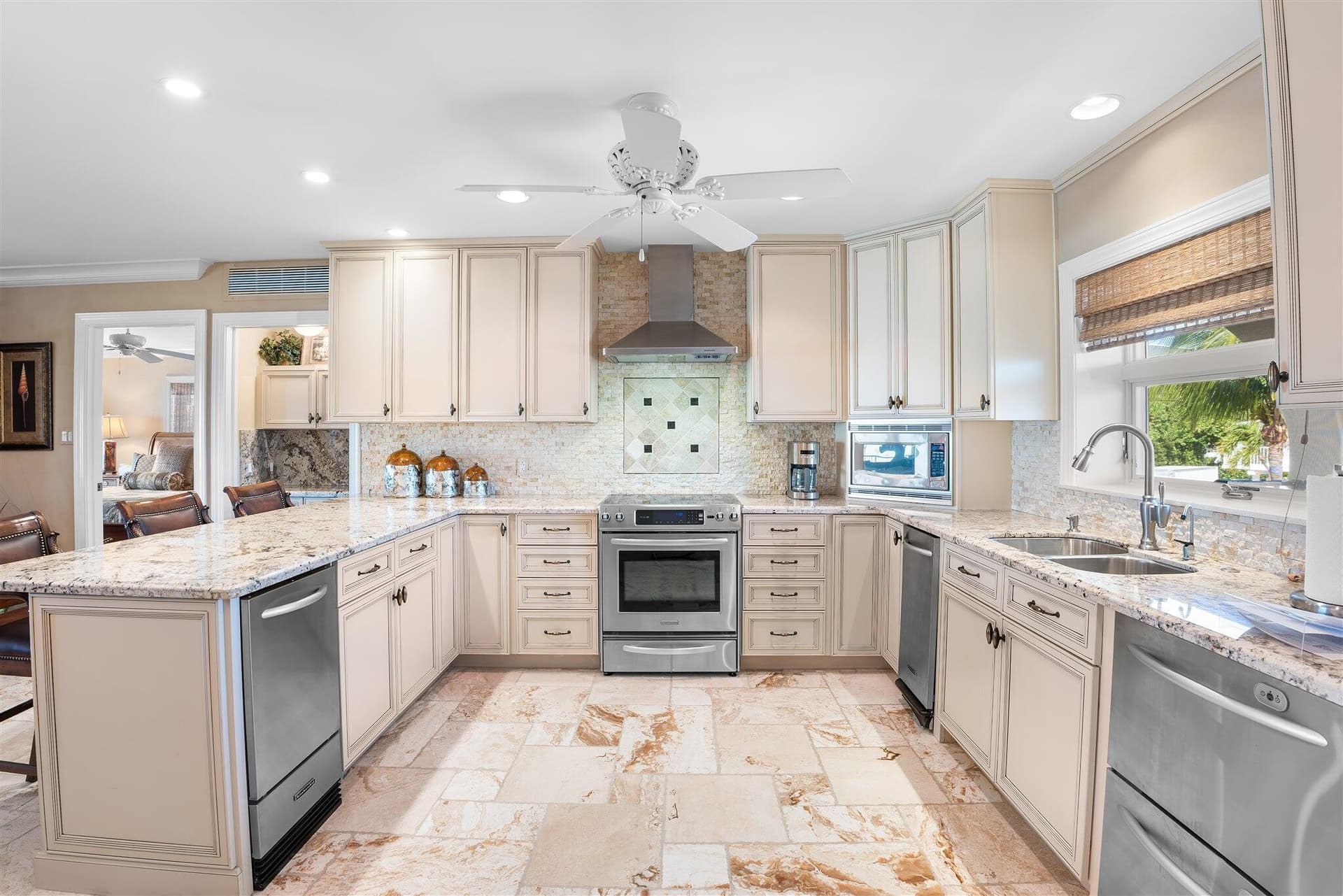 250 W Seaview Circle photo 8