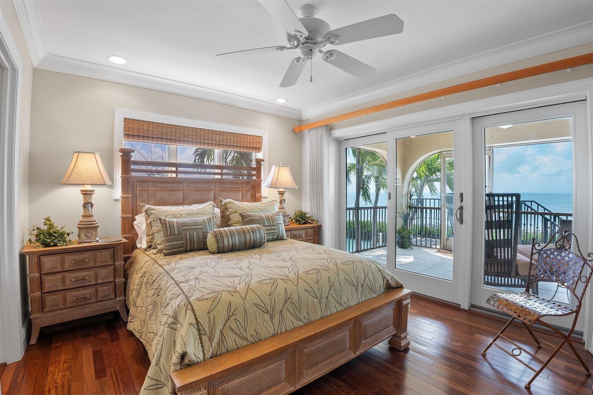 250 W Seaview Circle photo 17