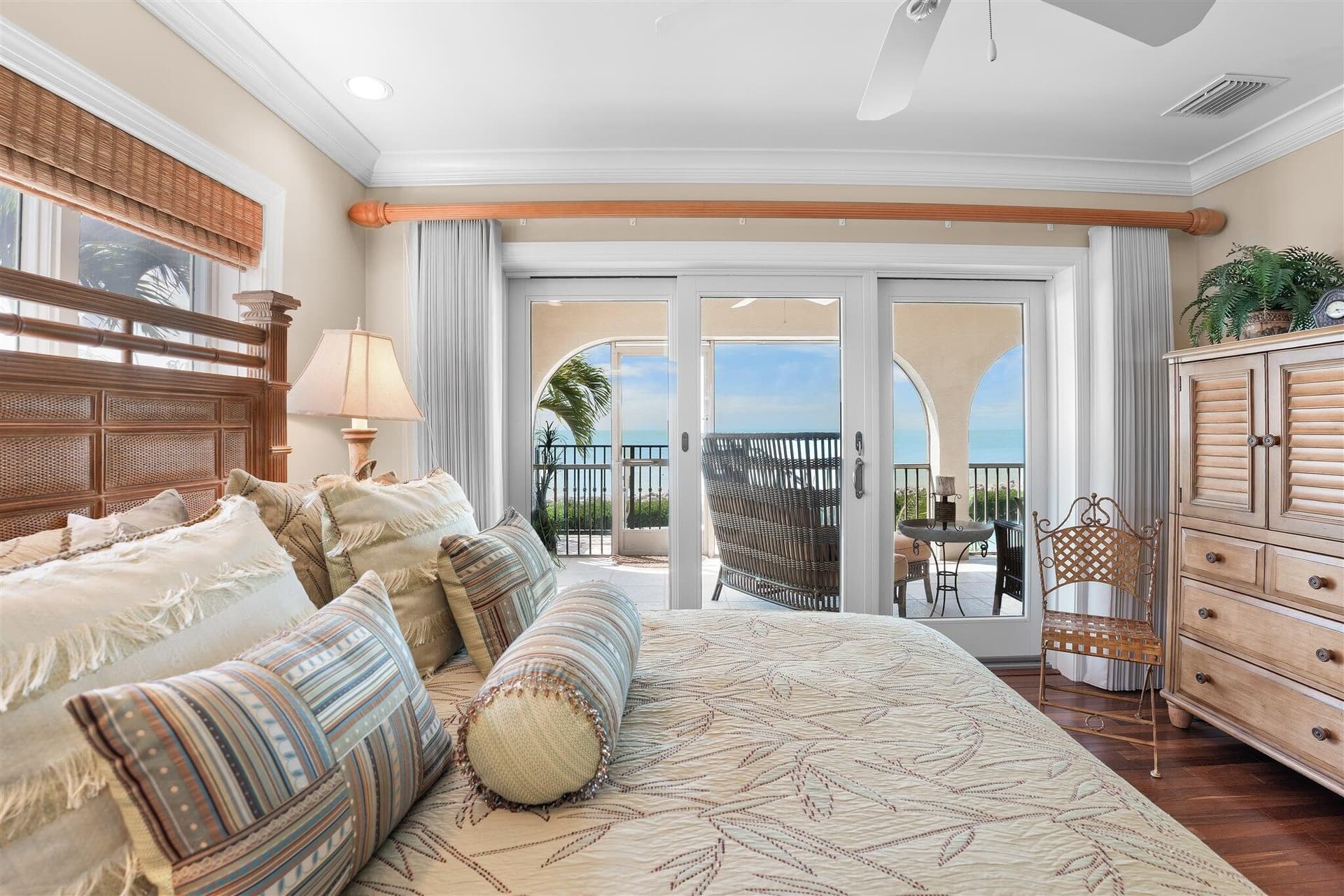 250 W Seaview Circle photo 18