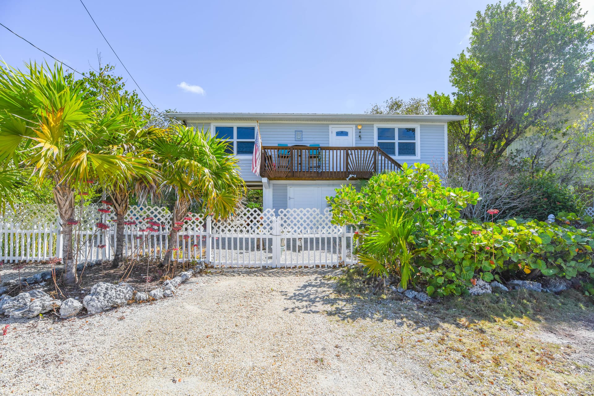 1719 Narcissus Avenue photo 1