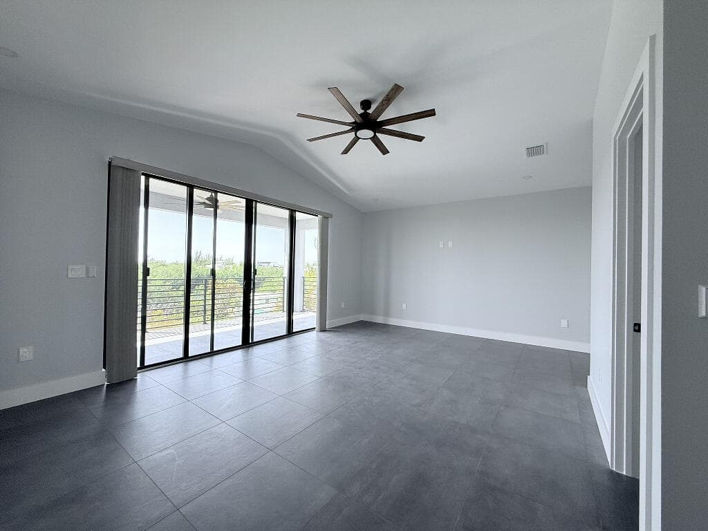 764 Michael Drive photo 9