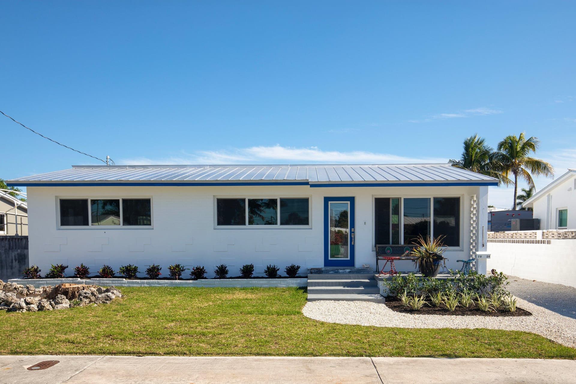 2924 Riviera Drive photo 4