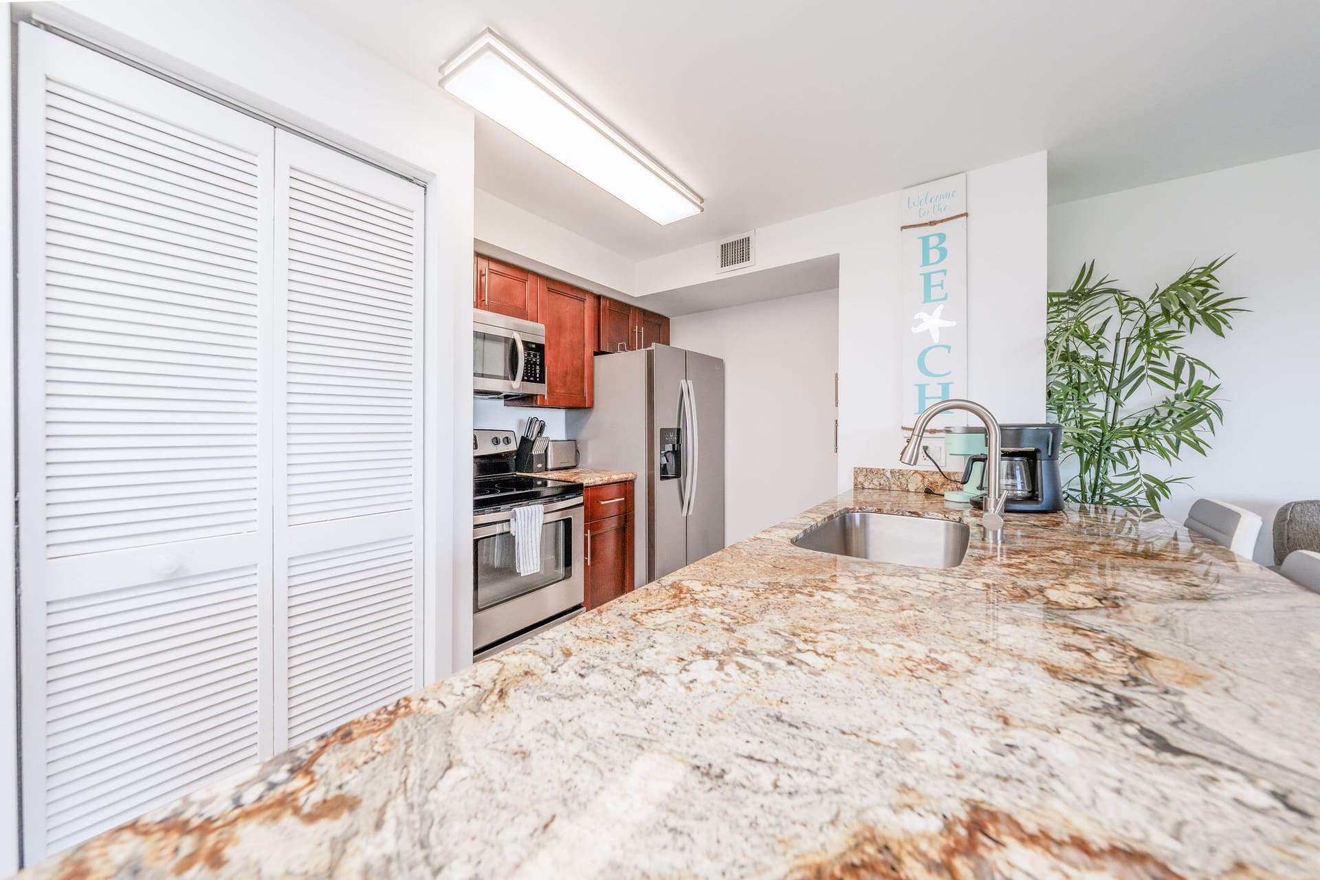500 Burton Drive 2409 photo 23