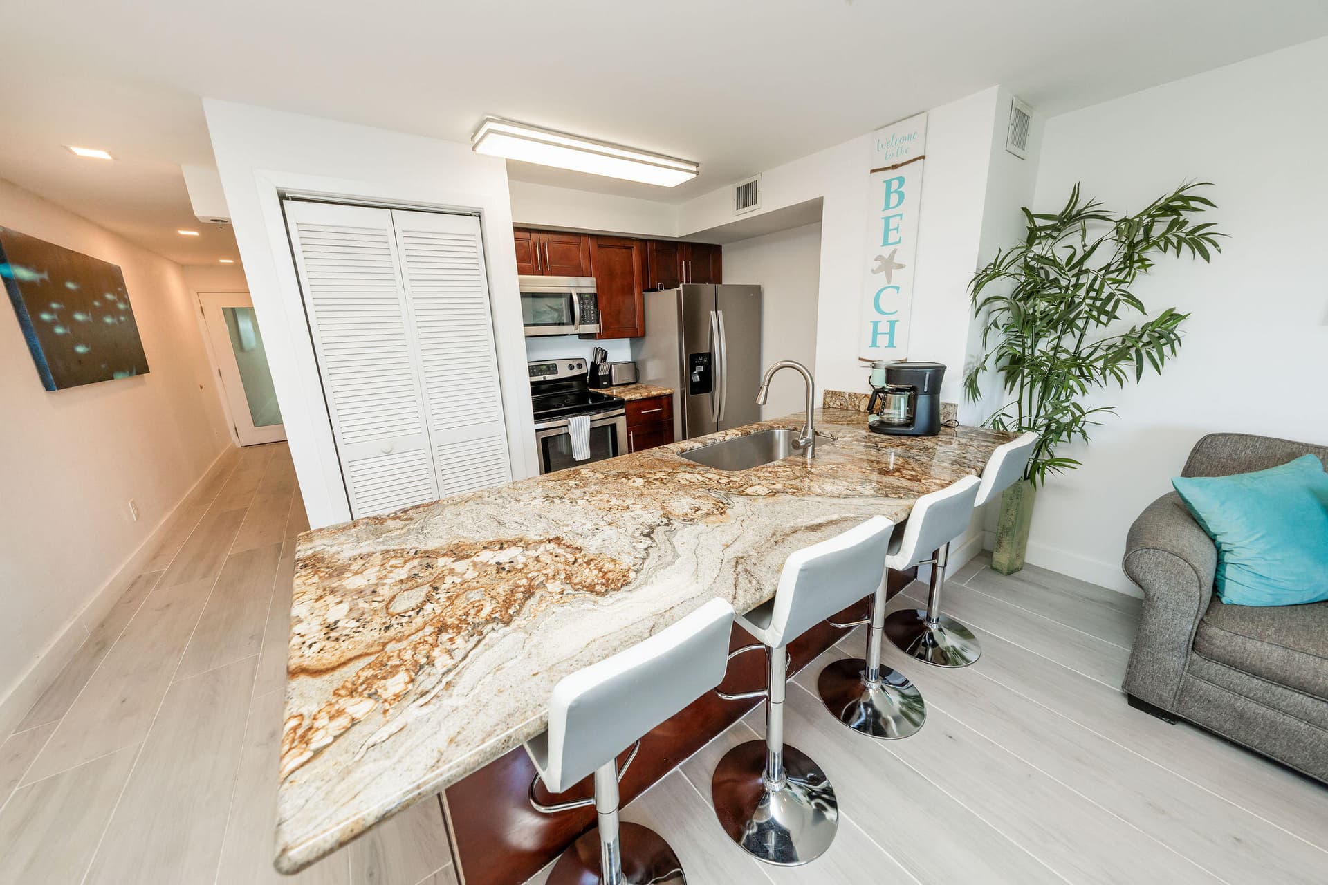 500 Burton Drive 2409 photo 24