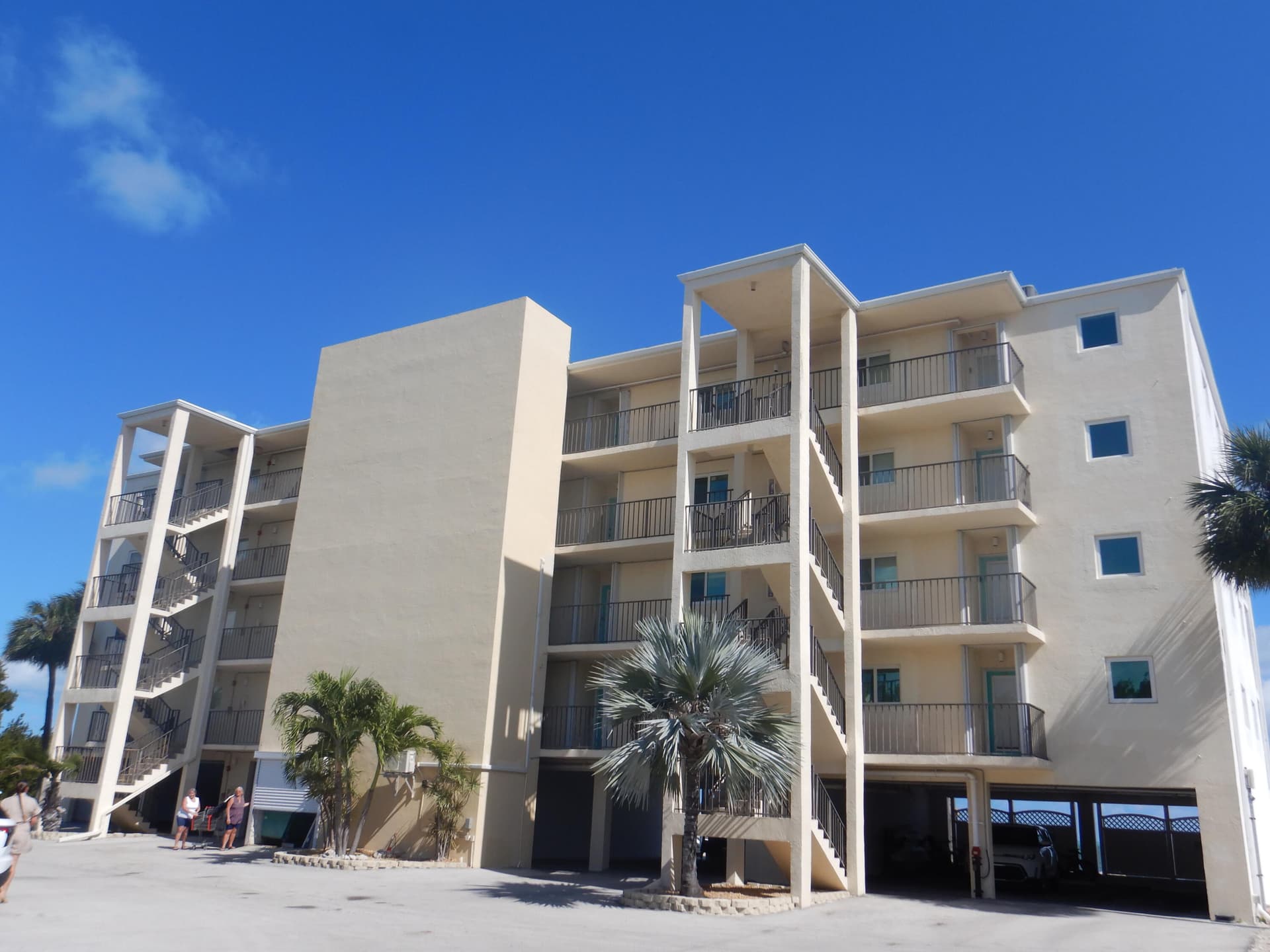 135 Coco Plum Drive APT 3B photo 1
