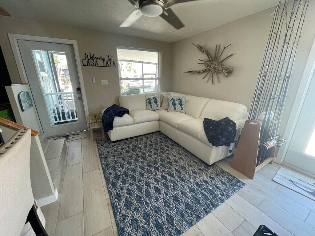 721 Garden State Ln photo 12