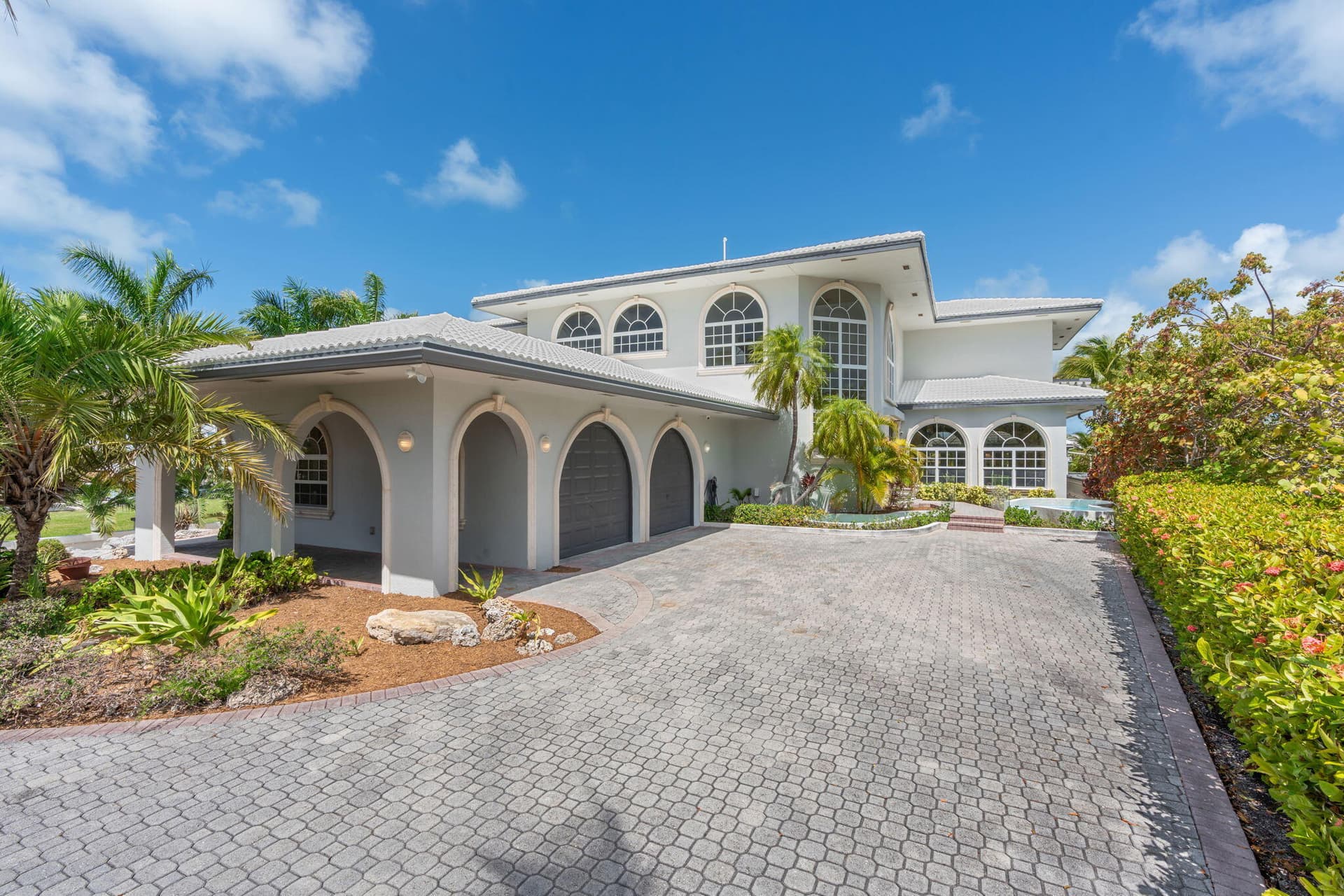 152 N Indies Drive photo 7