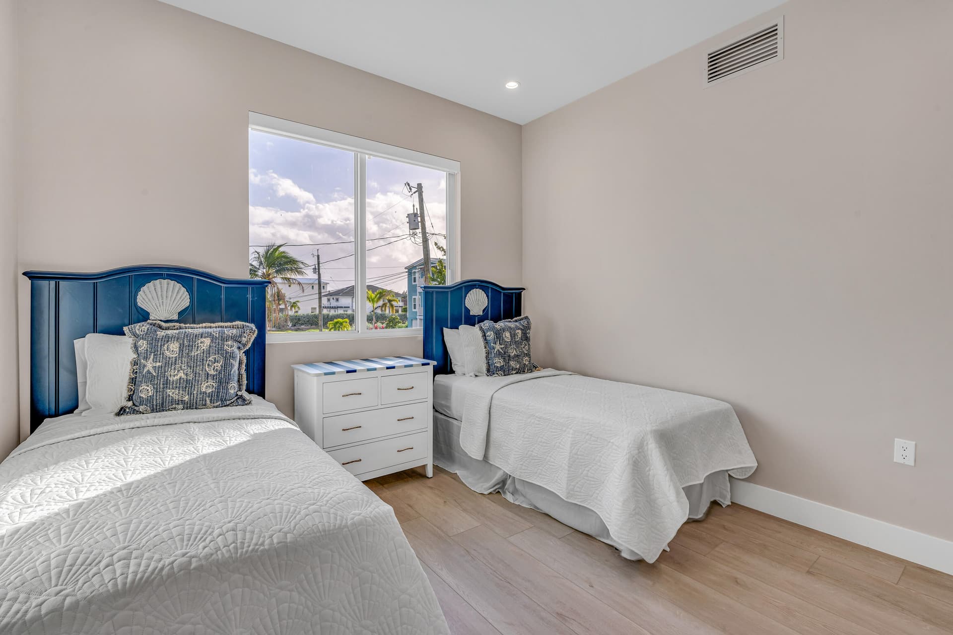 171 Avenue D photo 22