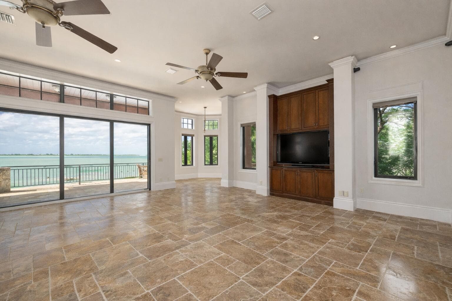 30 Cannon Royal Drive photo 12