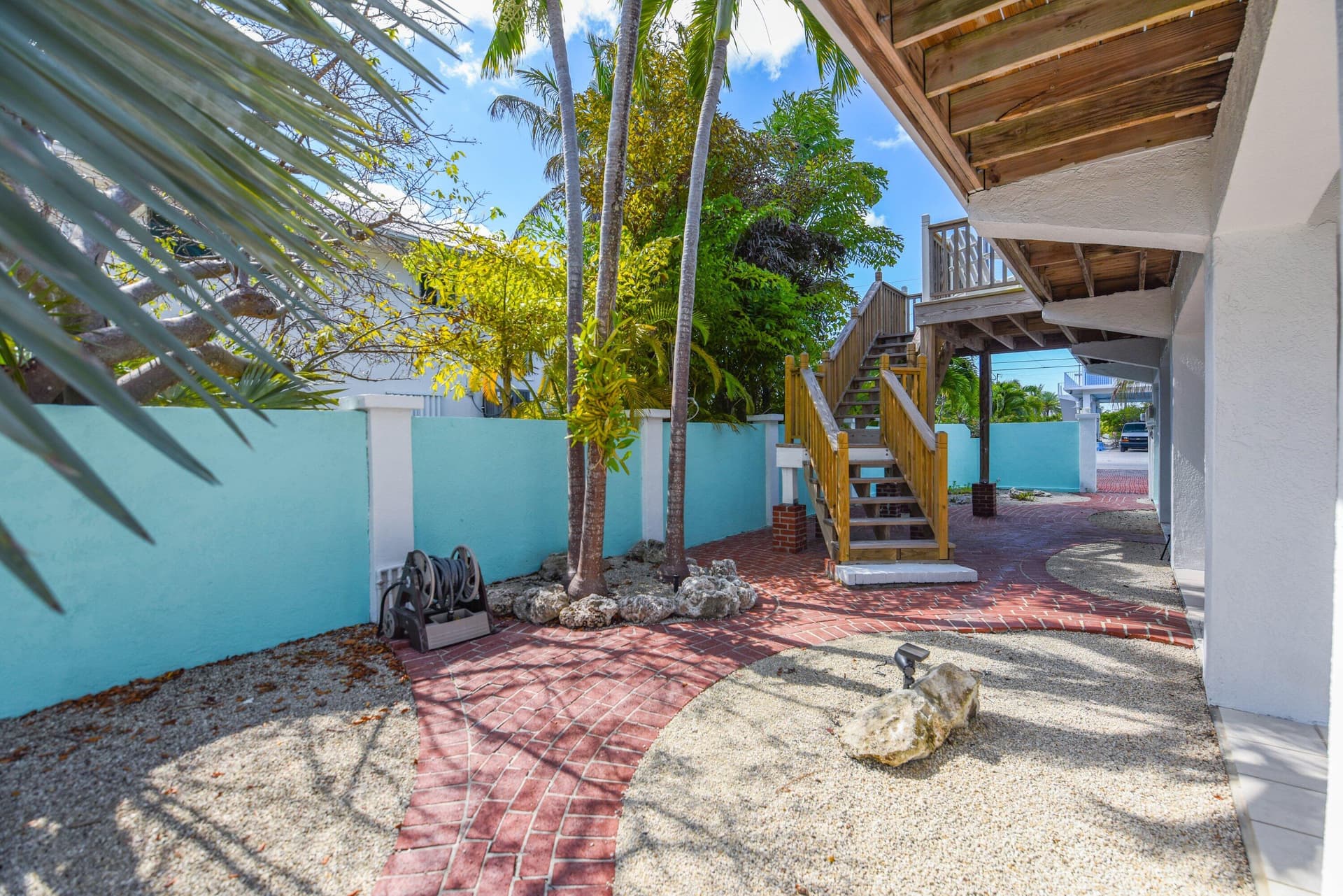 667 E Caribbean Drive photo 5