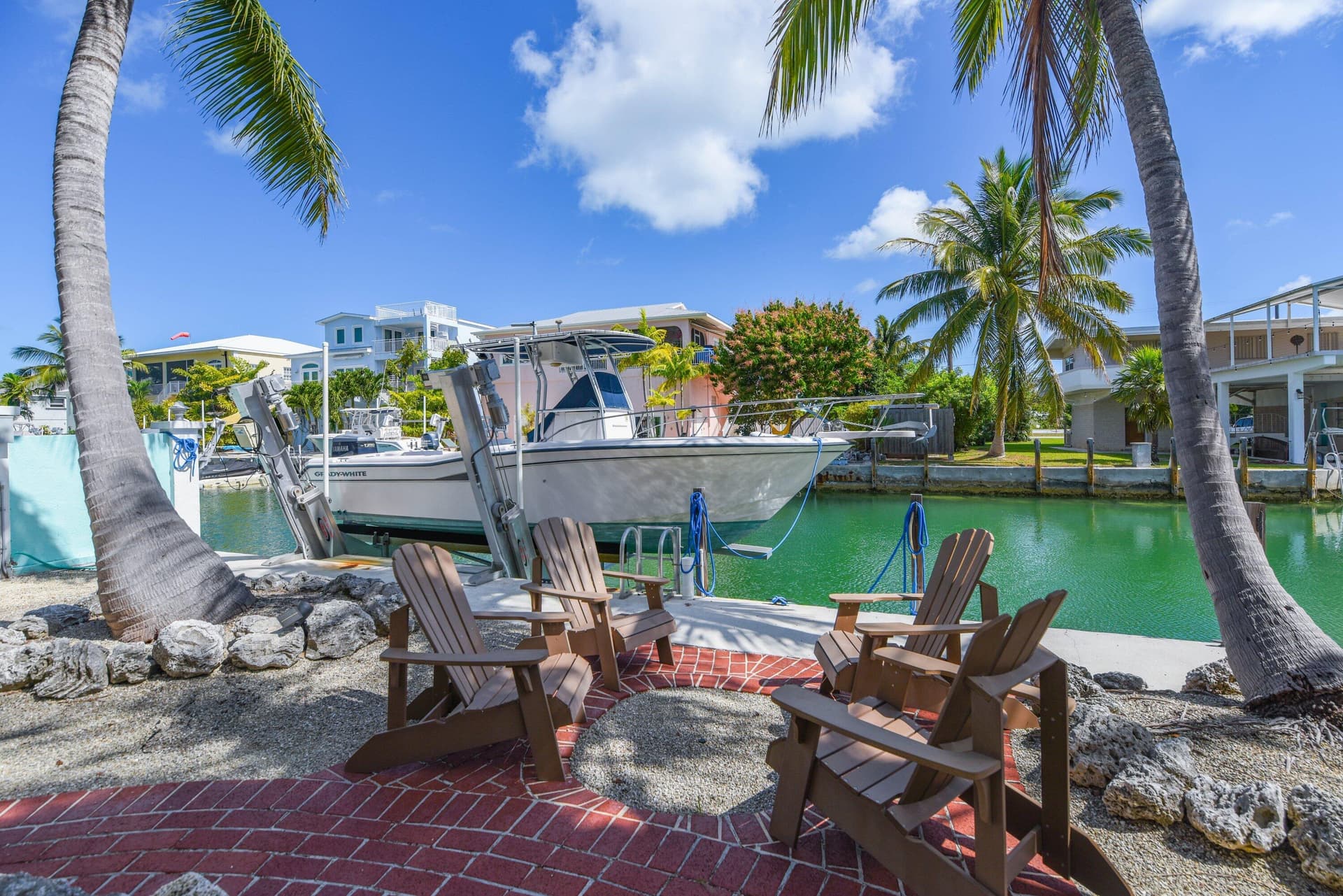 667 E Caribbean Drive photo 4