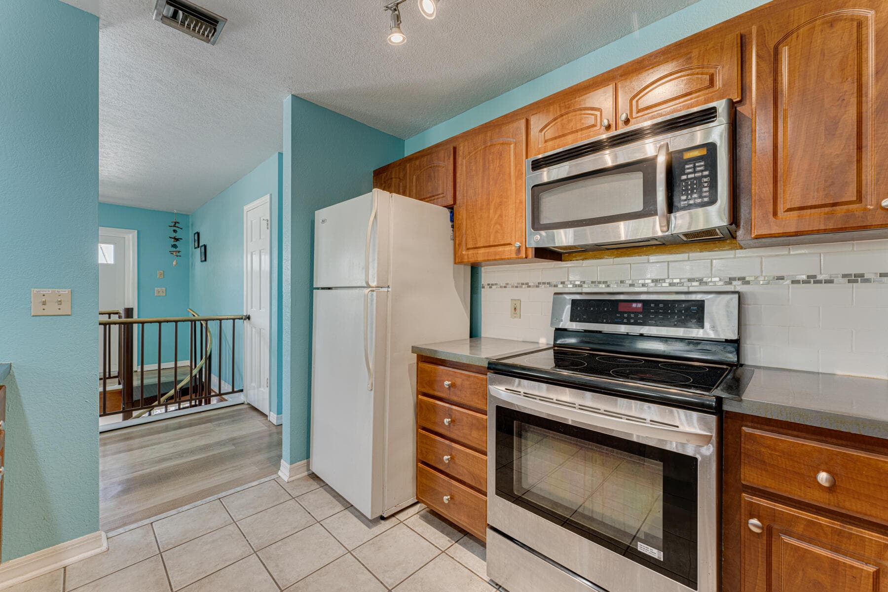 391 10th Street photo 22