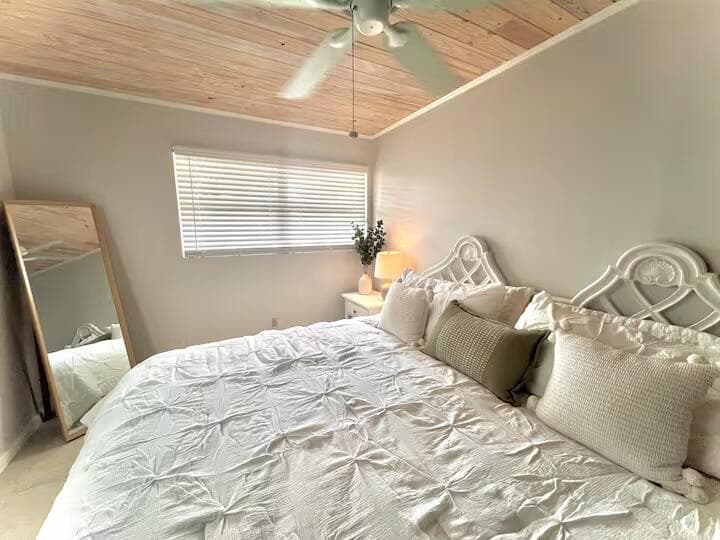 1540 Lantana Lane photo 15
