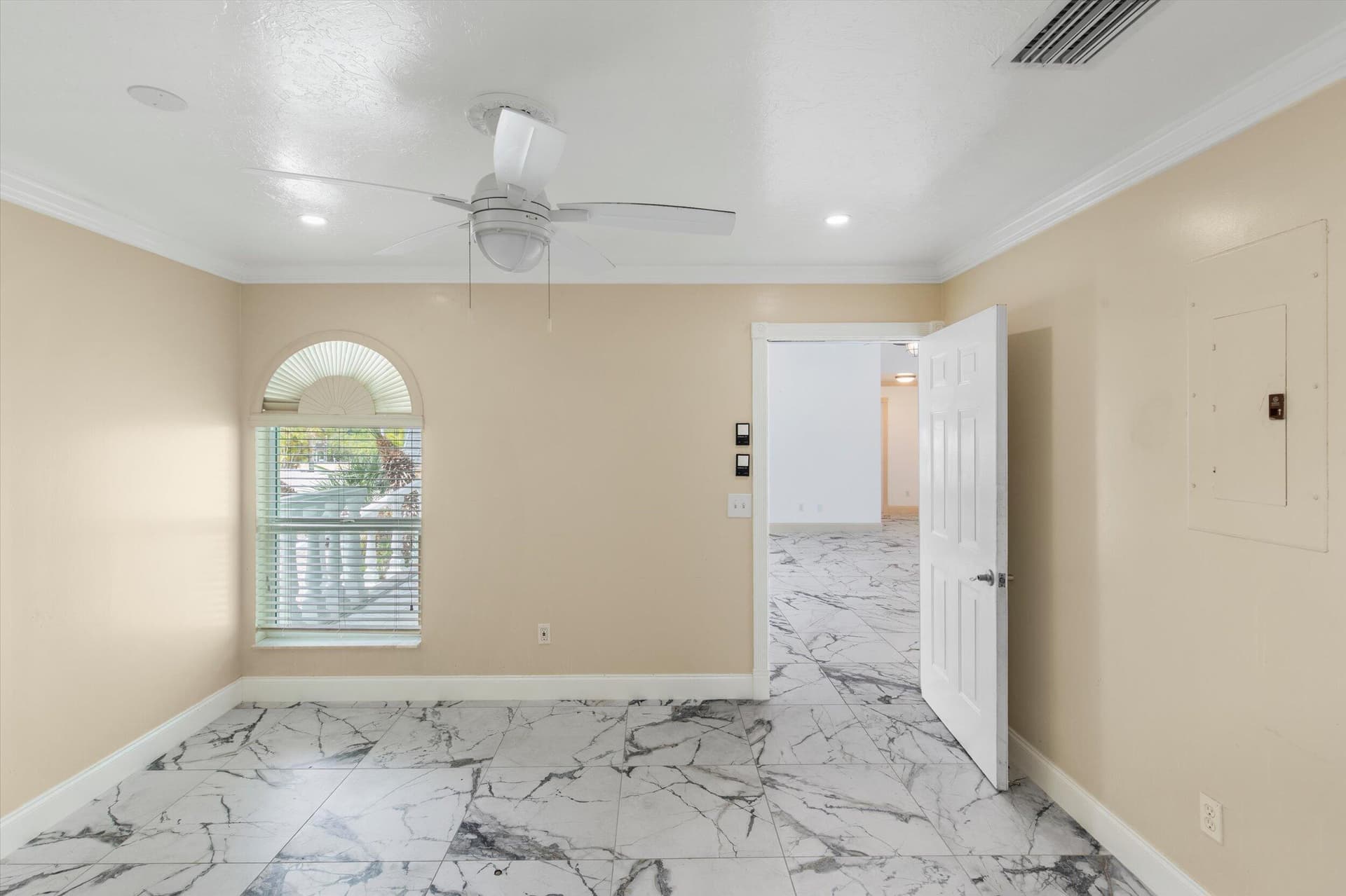 21025 3rd Avenue photo 25