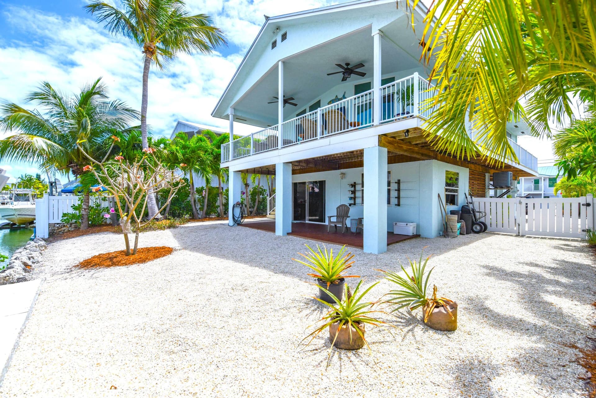 637 E Caribbean Drive photo 5