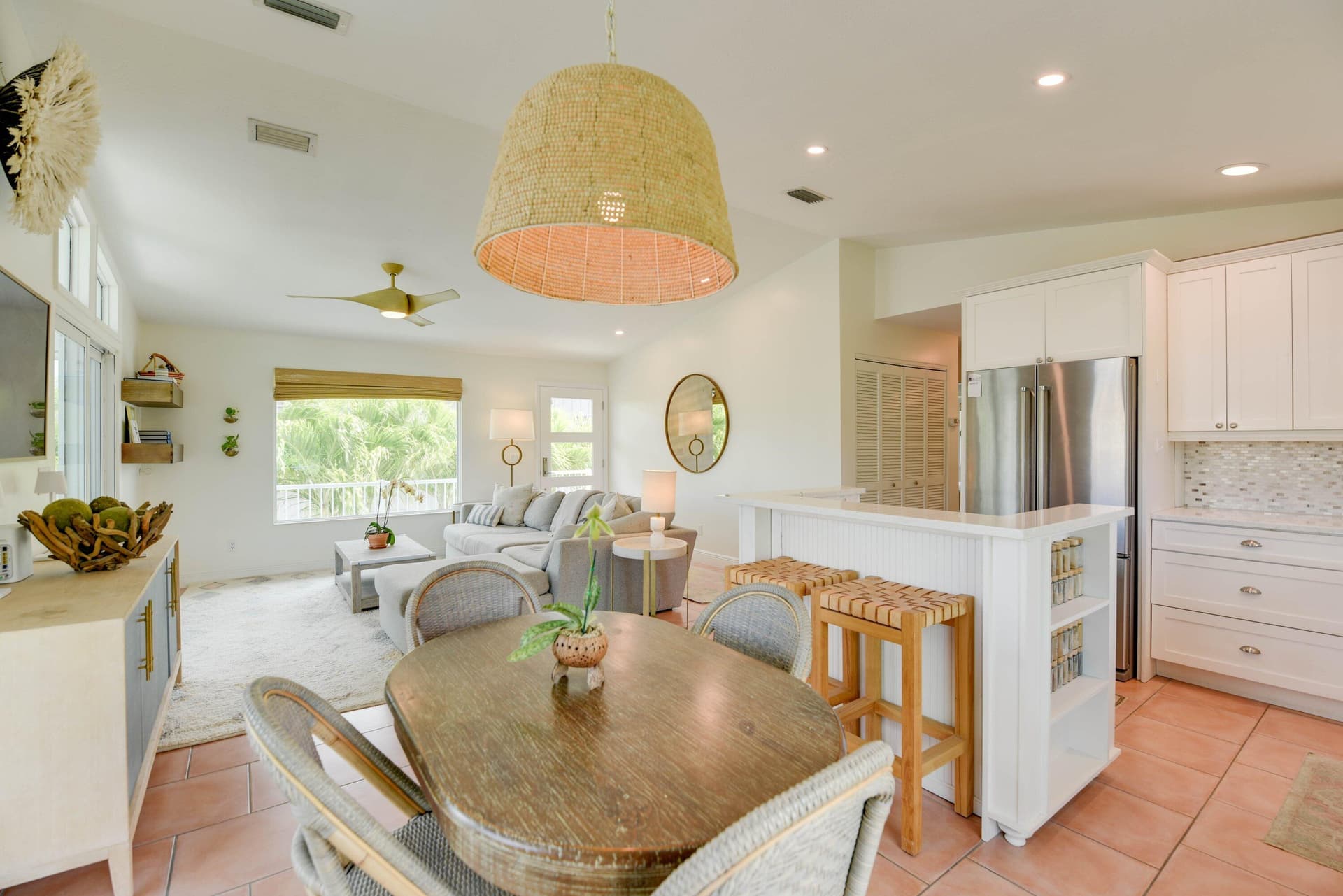 637 E Caribbean Drive photo 9