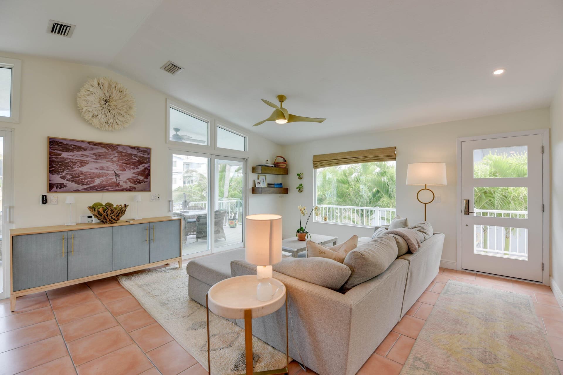 637 E Caribbean Drive photo 6