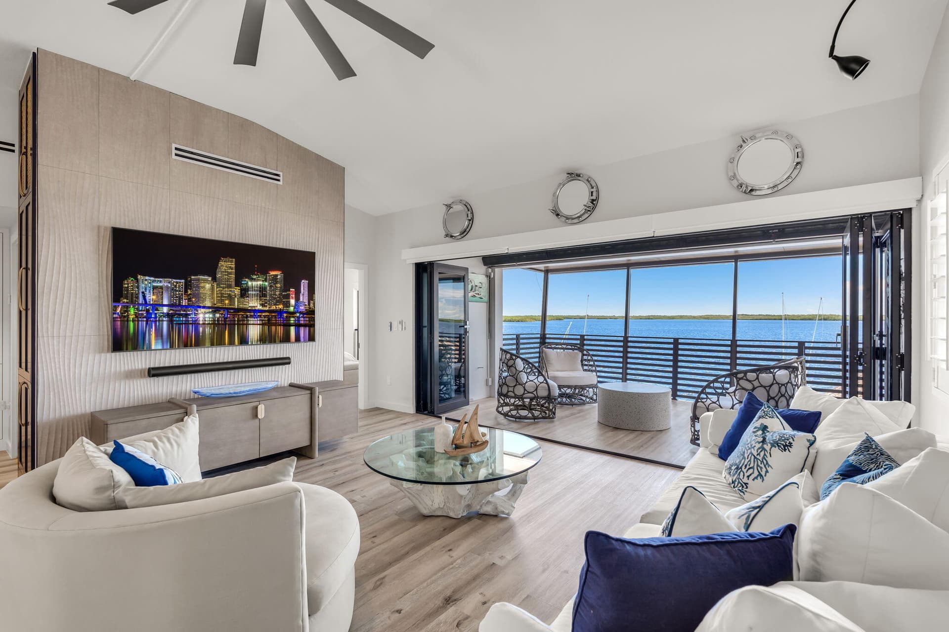626 Island Drive photo 11
