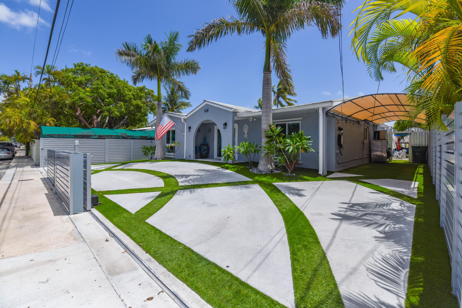 3034 Riviera Drive photo 5