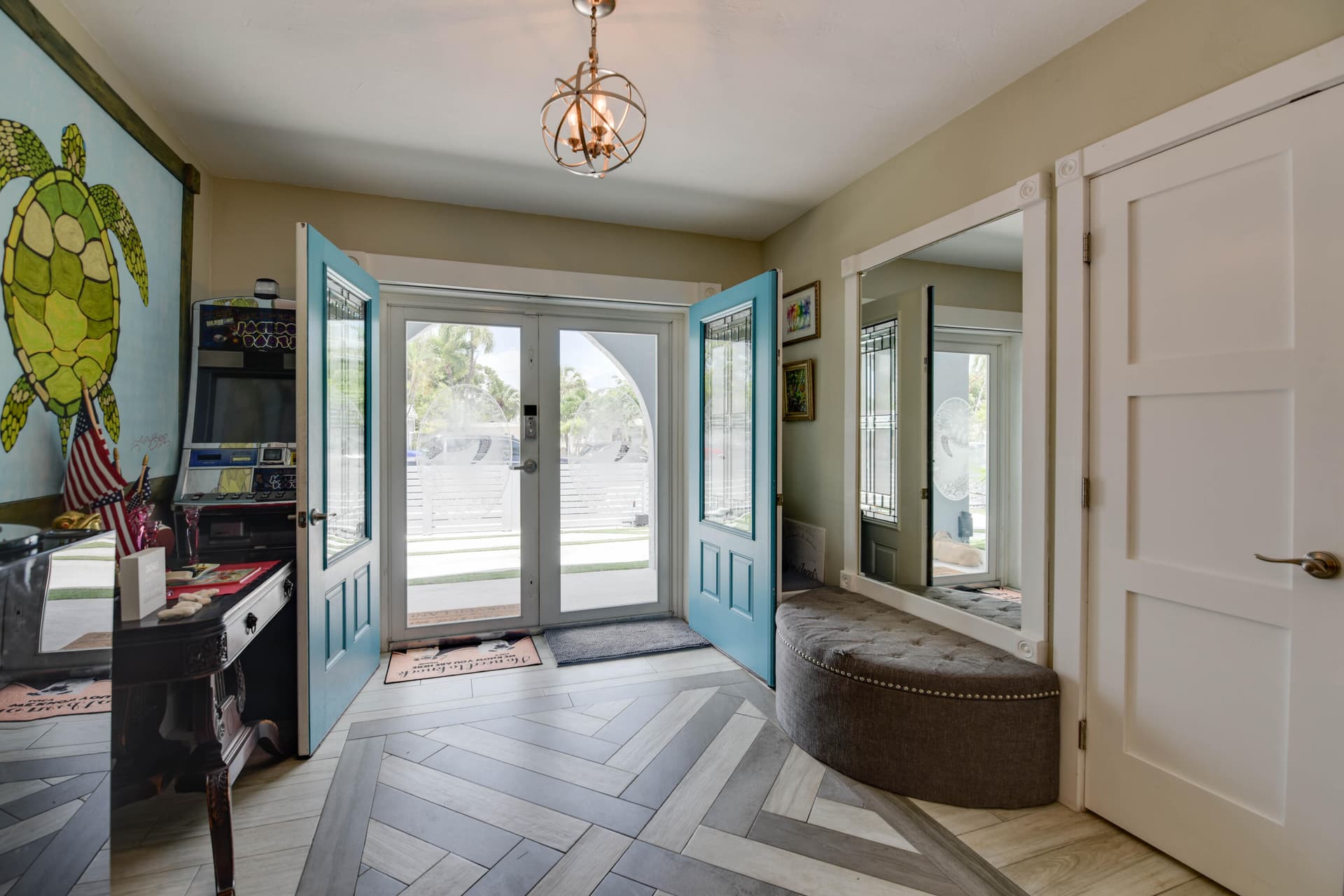3034 Riviera Drive photo 9