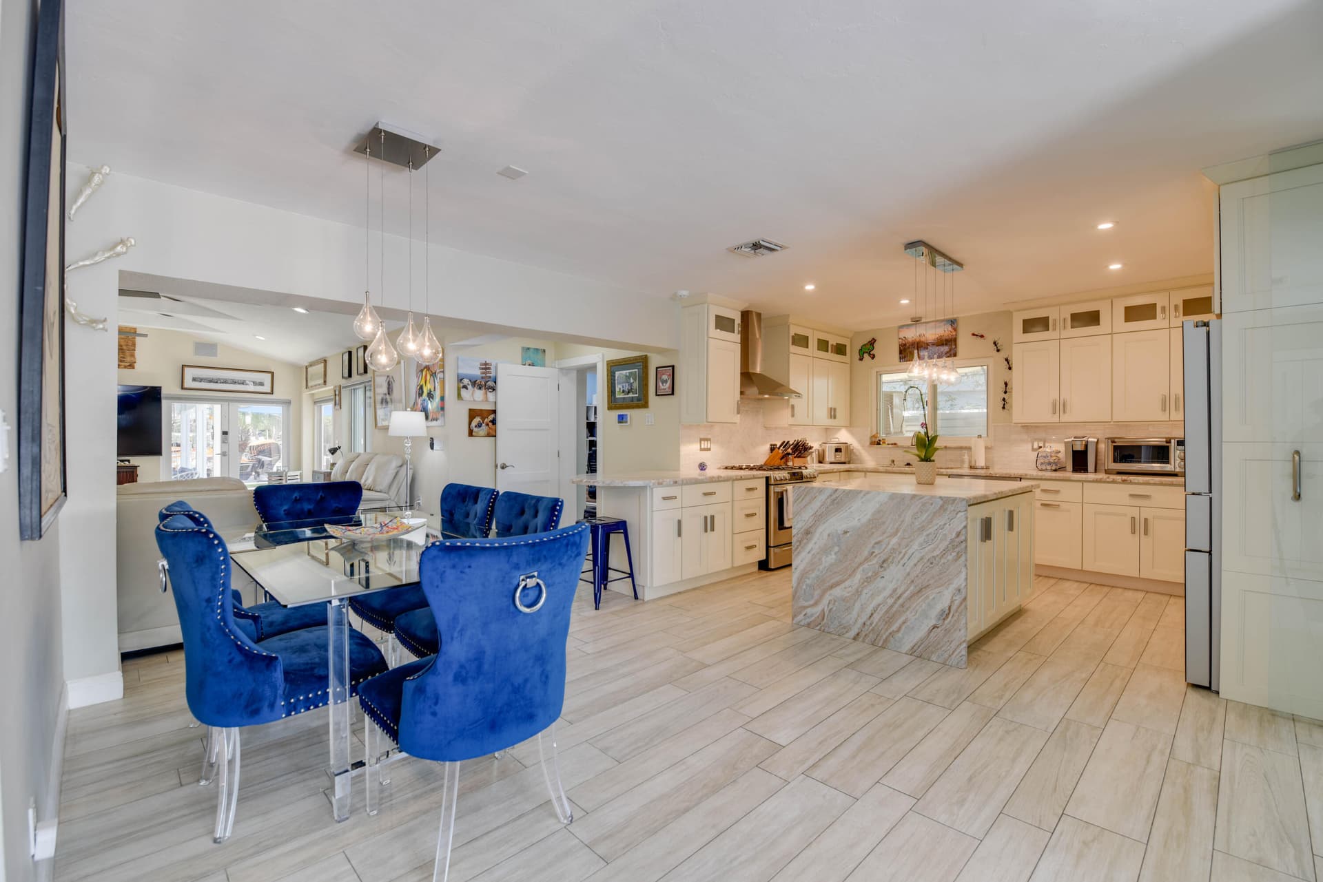 3034 Riviera Drive photo 10