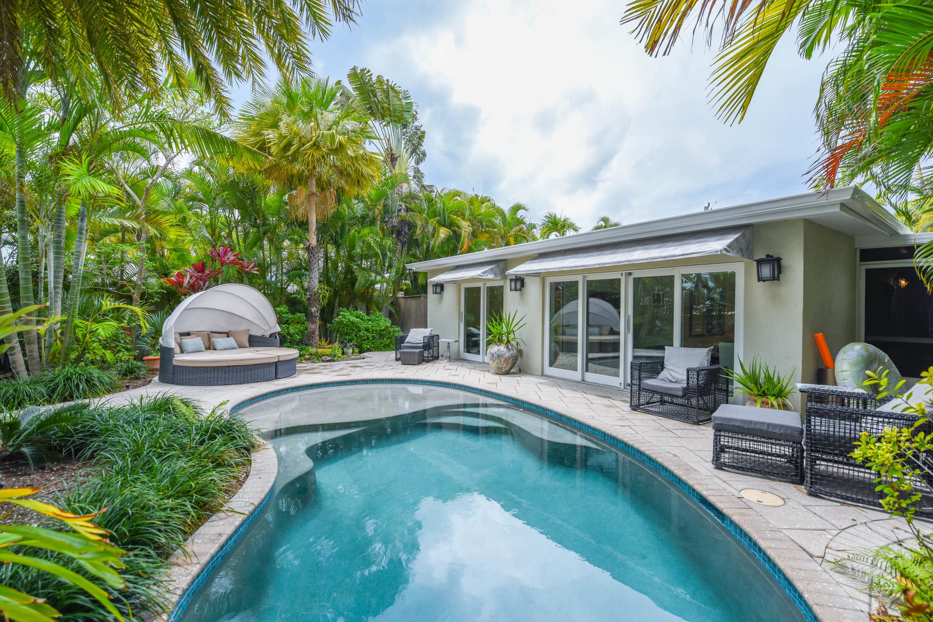 3108 Riviera Drive photo 1