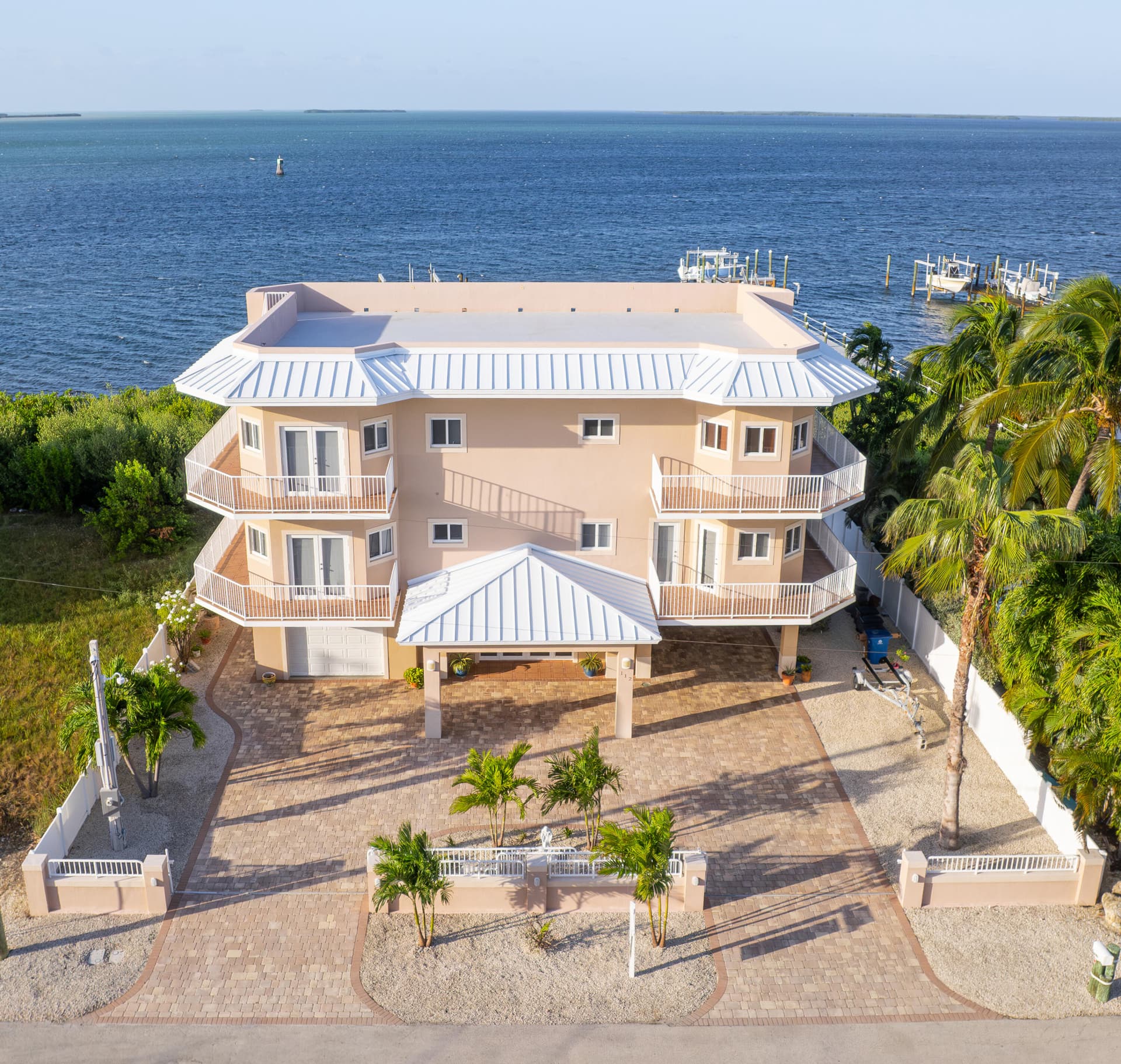112 N Bounty Ln 1