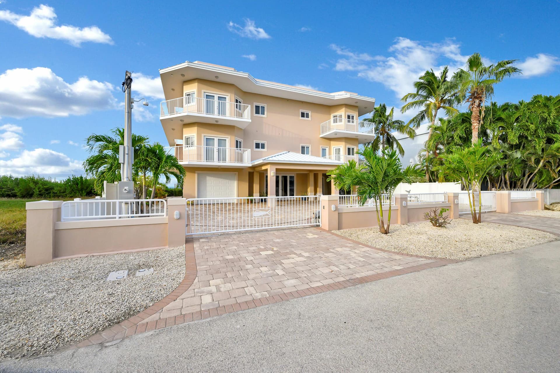 112 N Bounty Ln 4