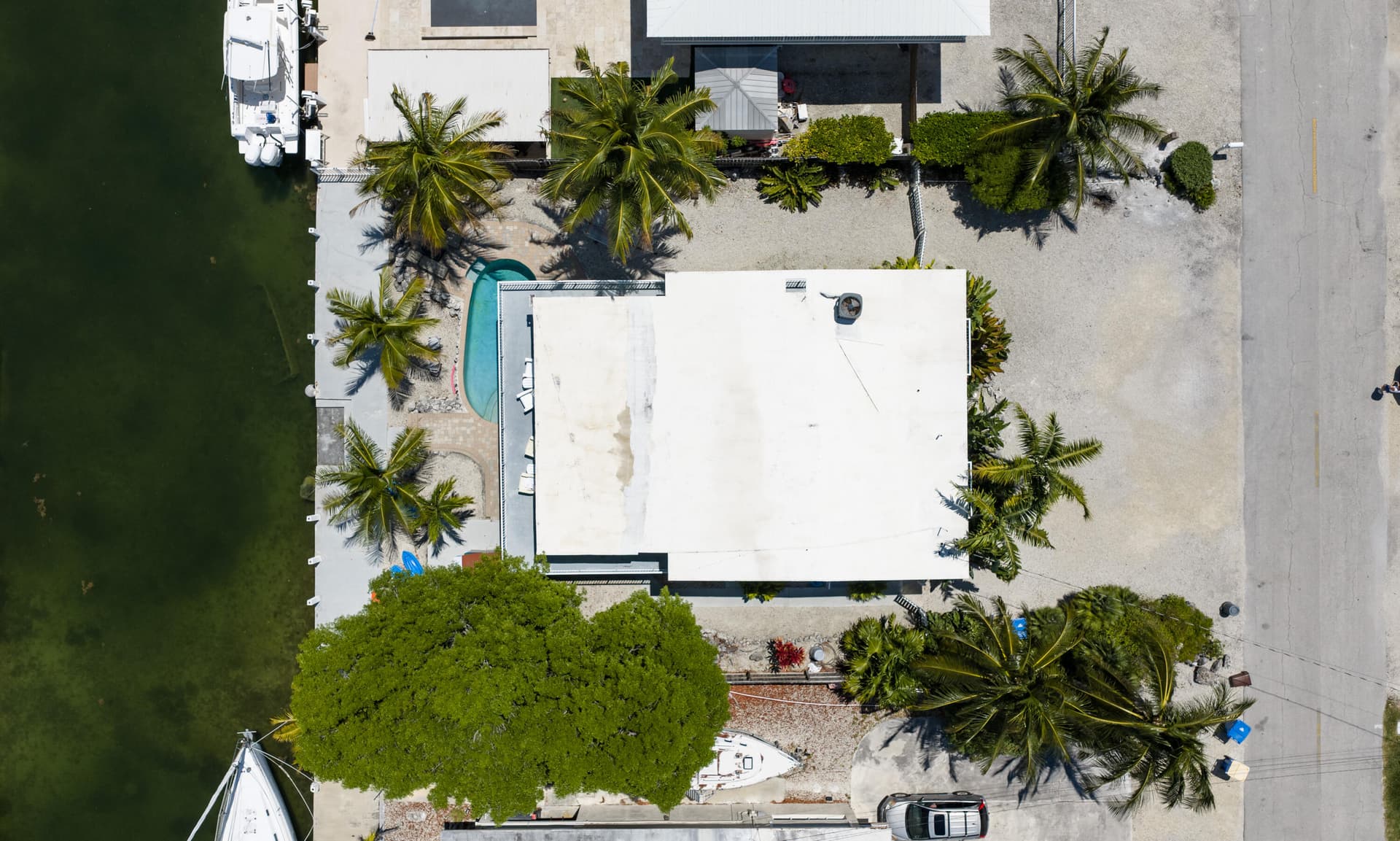 189 Ocean Drive photo 4