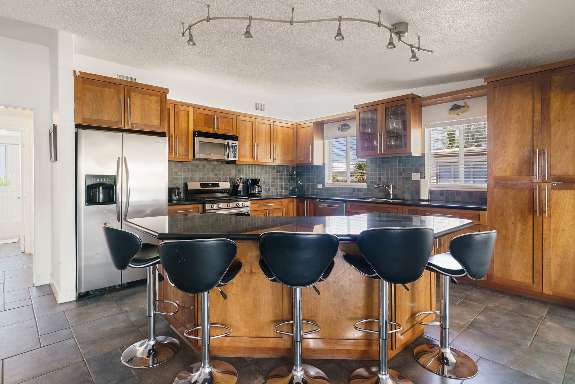 189 Ocean Drive photo 19